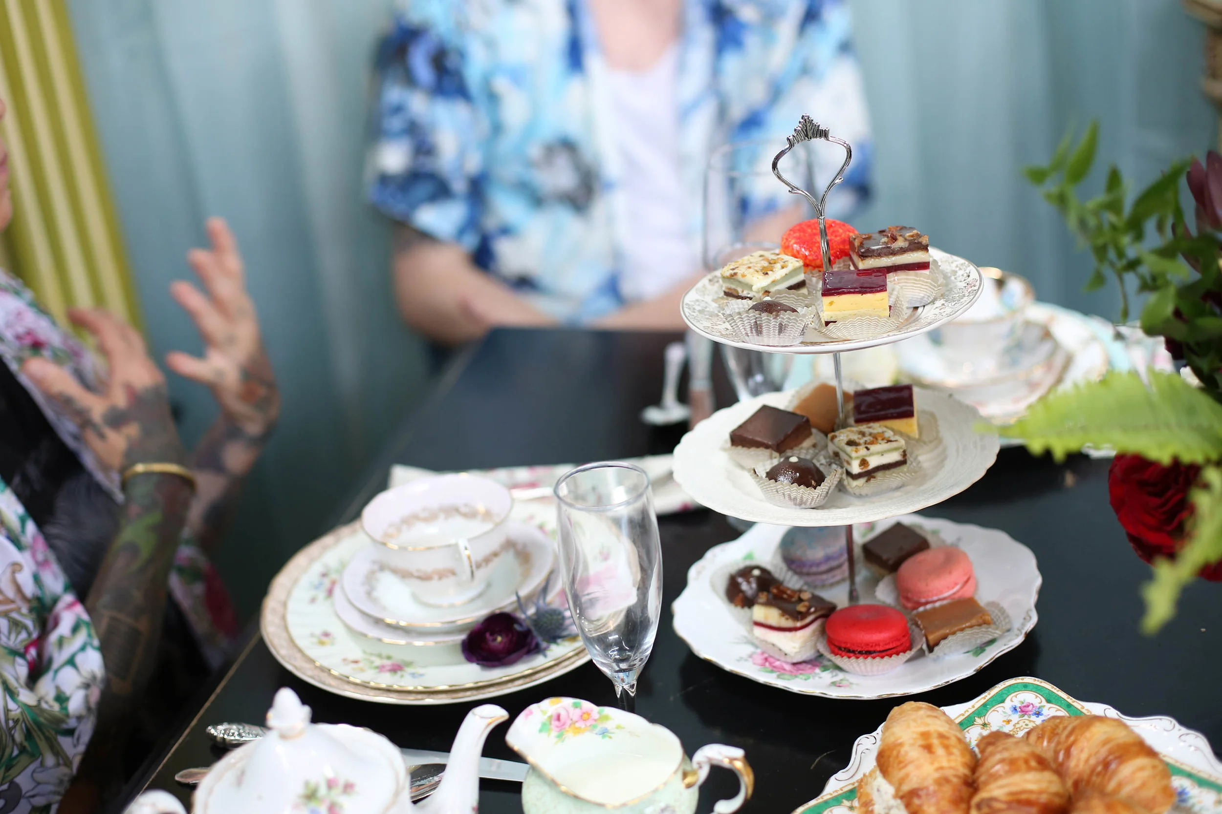 lovely treats from Amélie's, why shouldn't you and your friends eat like kings and queens???