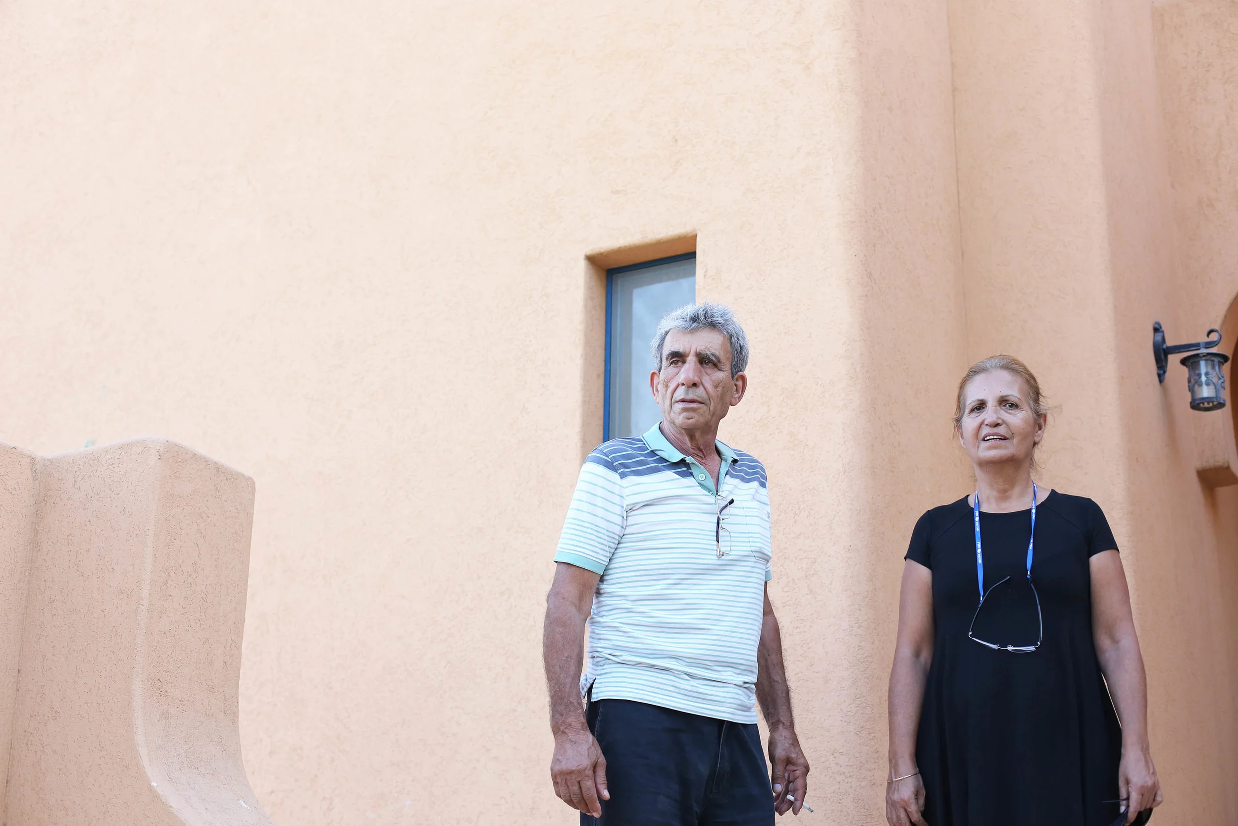 a quick snap of Roey's parents in front of Yinnon's house.