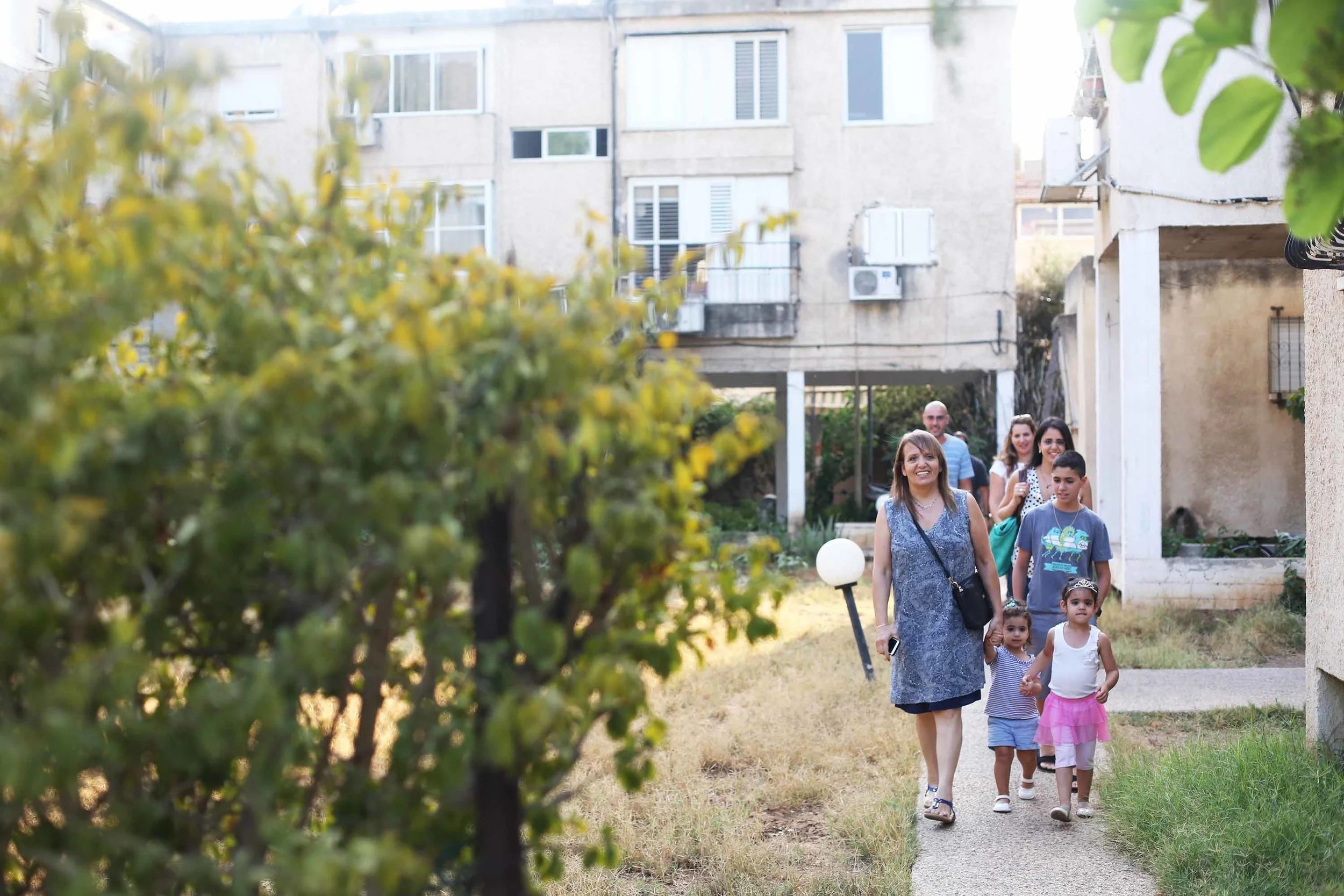 The day before we leave we go to meet two of Ilana's sisters and their families for a photo shoot i the park and another amazing dinner. This is in Rmat Gan (a suburb of Tel Aviv.)