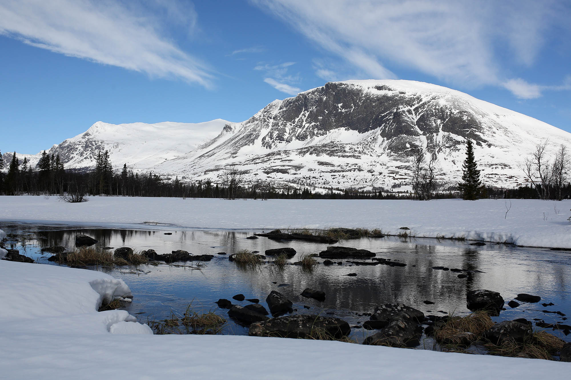 snowy & charming Lykkja