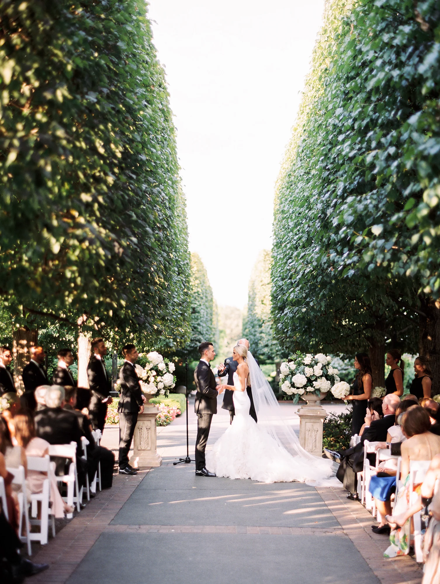 kristin-la-voie-photography-Chicago-Botanic-Garden-Wedding-612.jpg