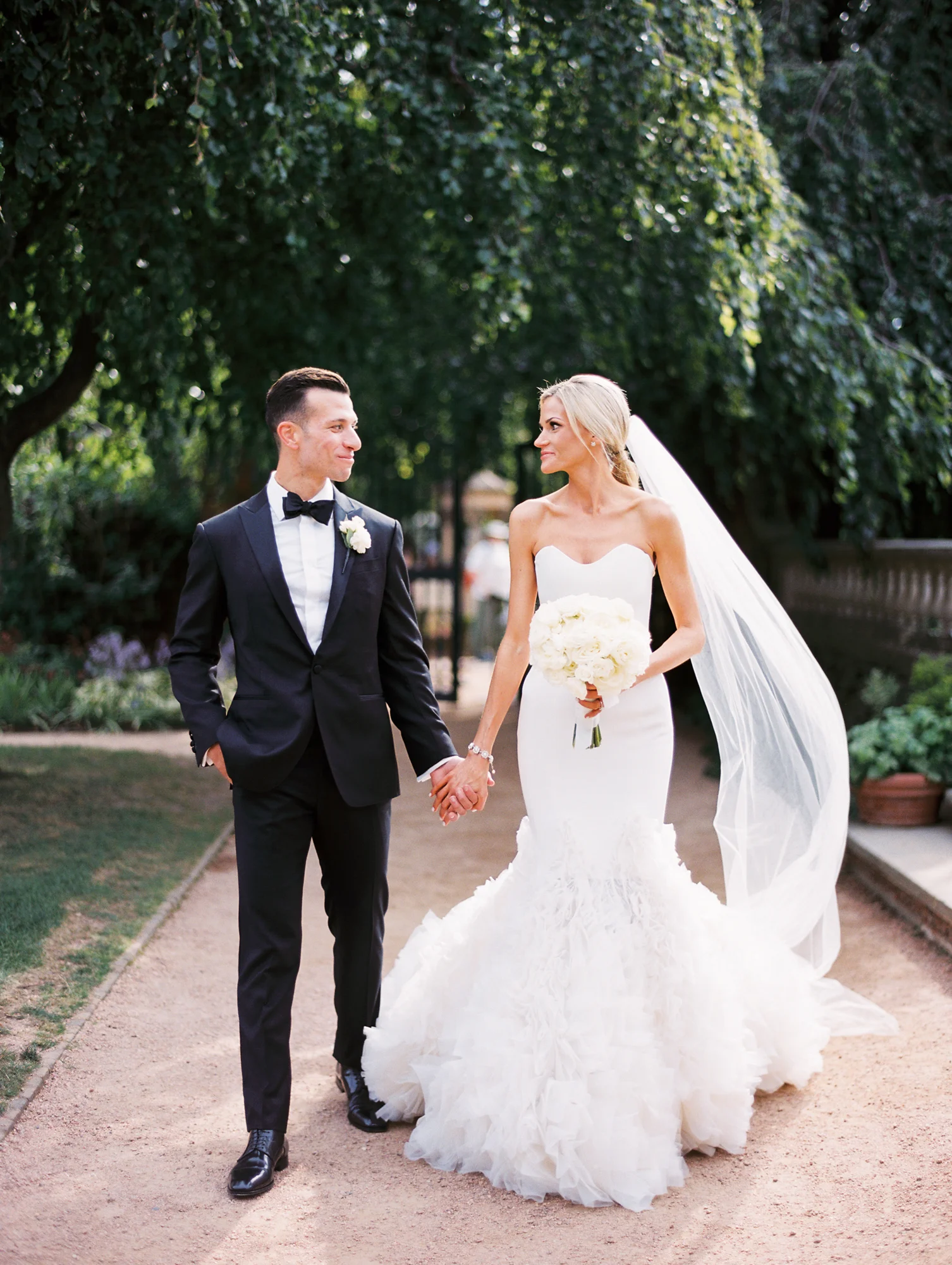 kristin-la-voie-photography-Chicago-Botanic-Garden-Wedding-334.jpg