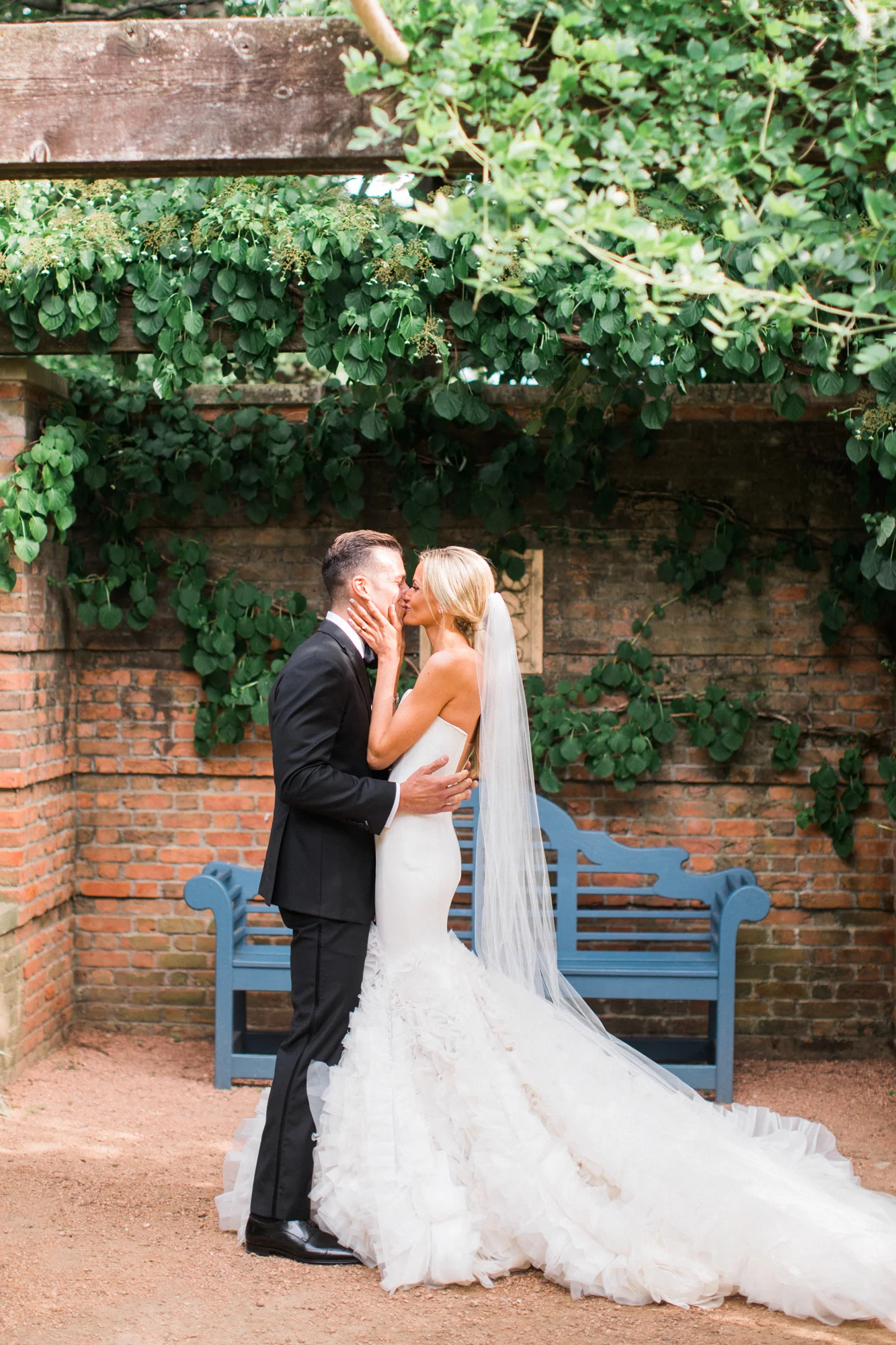 kristin-la-voie-photography-Chicago-Botanic-Garden-Wedding-249.jpg