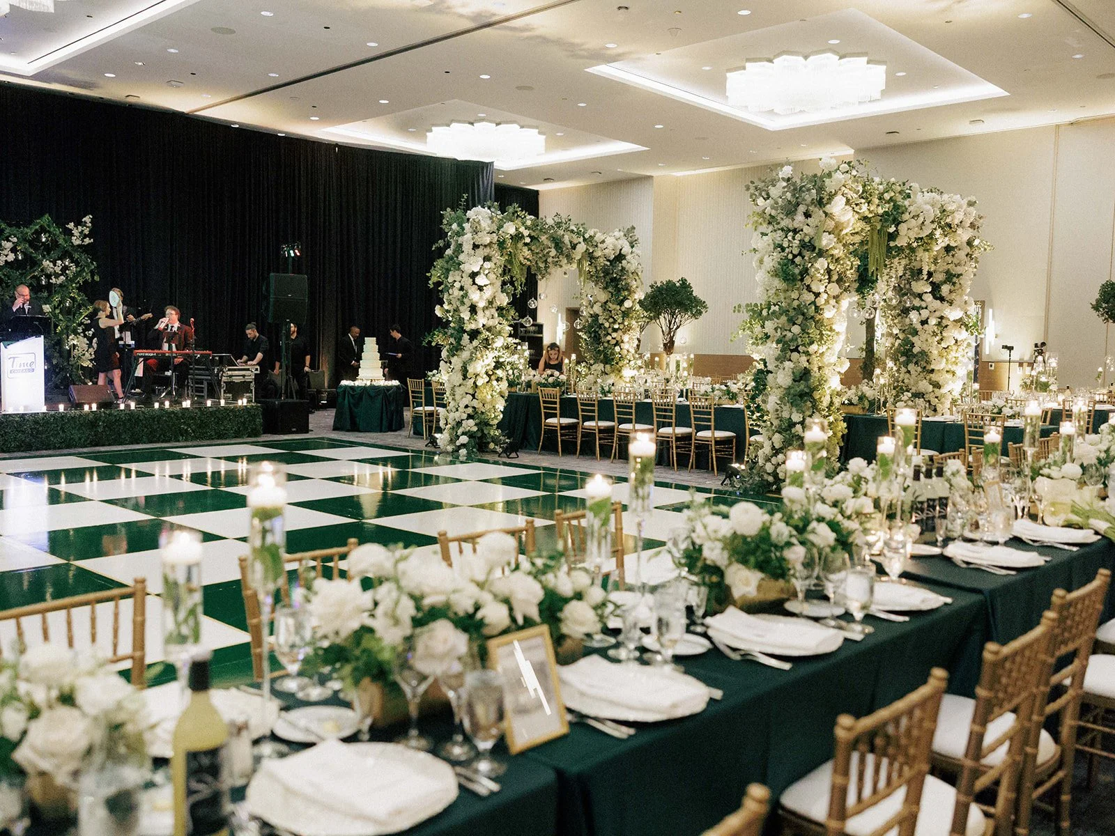 Budyn Wedding Previews A&B Visuals-63_websize.jpg