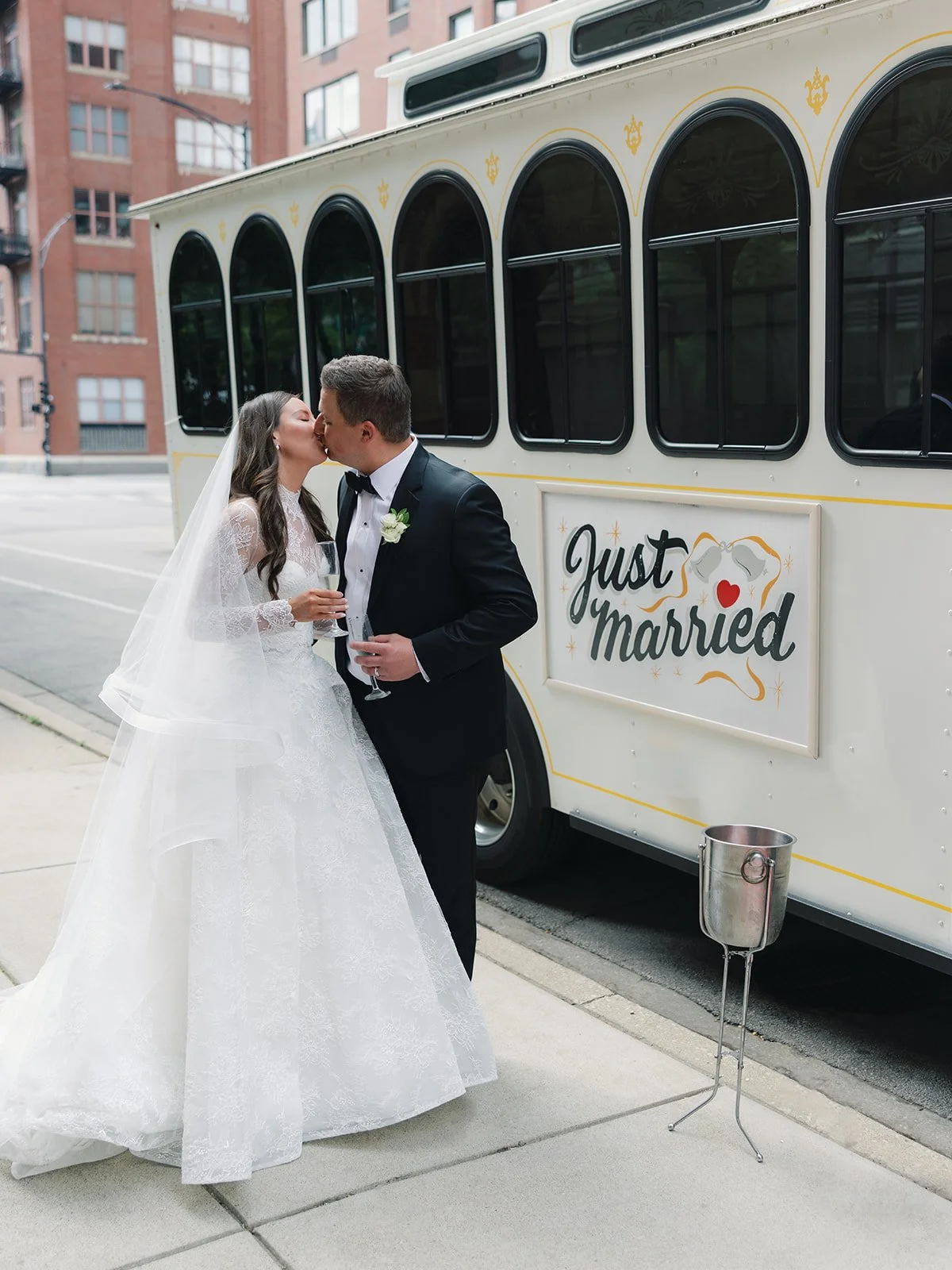 Laura + Kyle_Museum_Wedding_The Lockharts_0070_websize.jpg