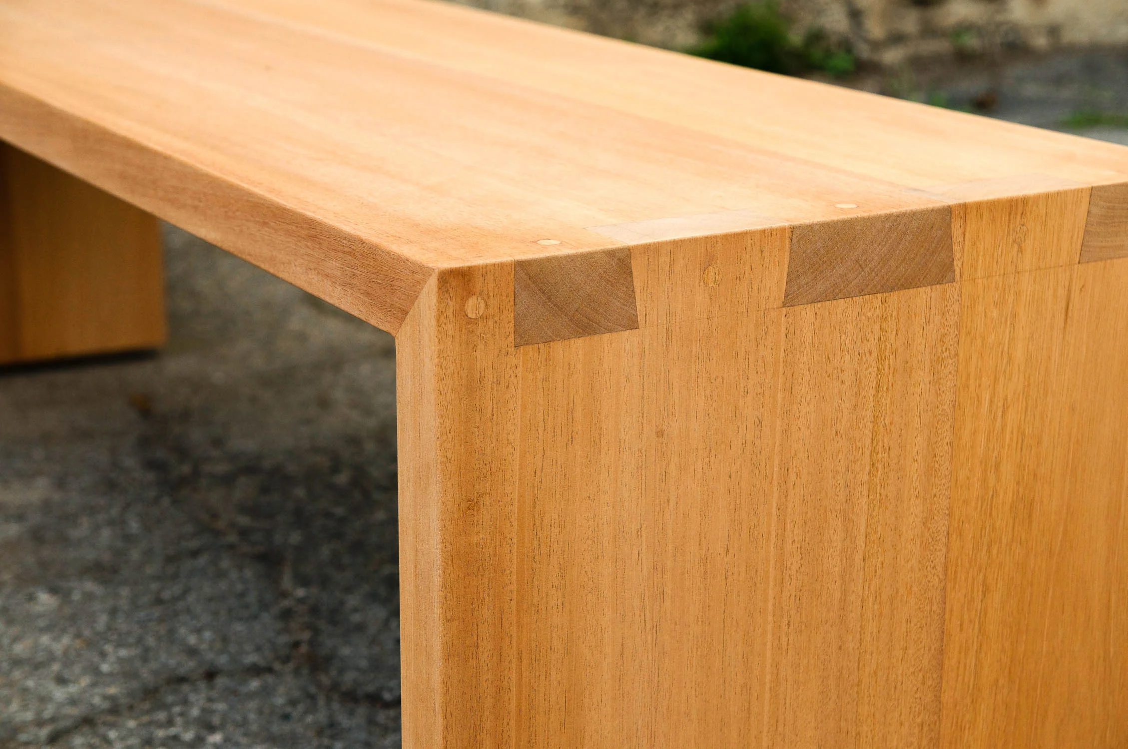 bench3.jpg