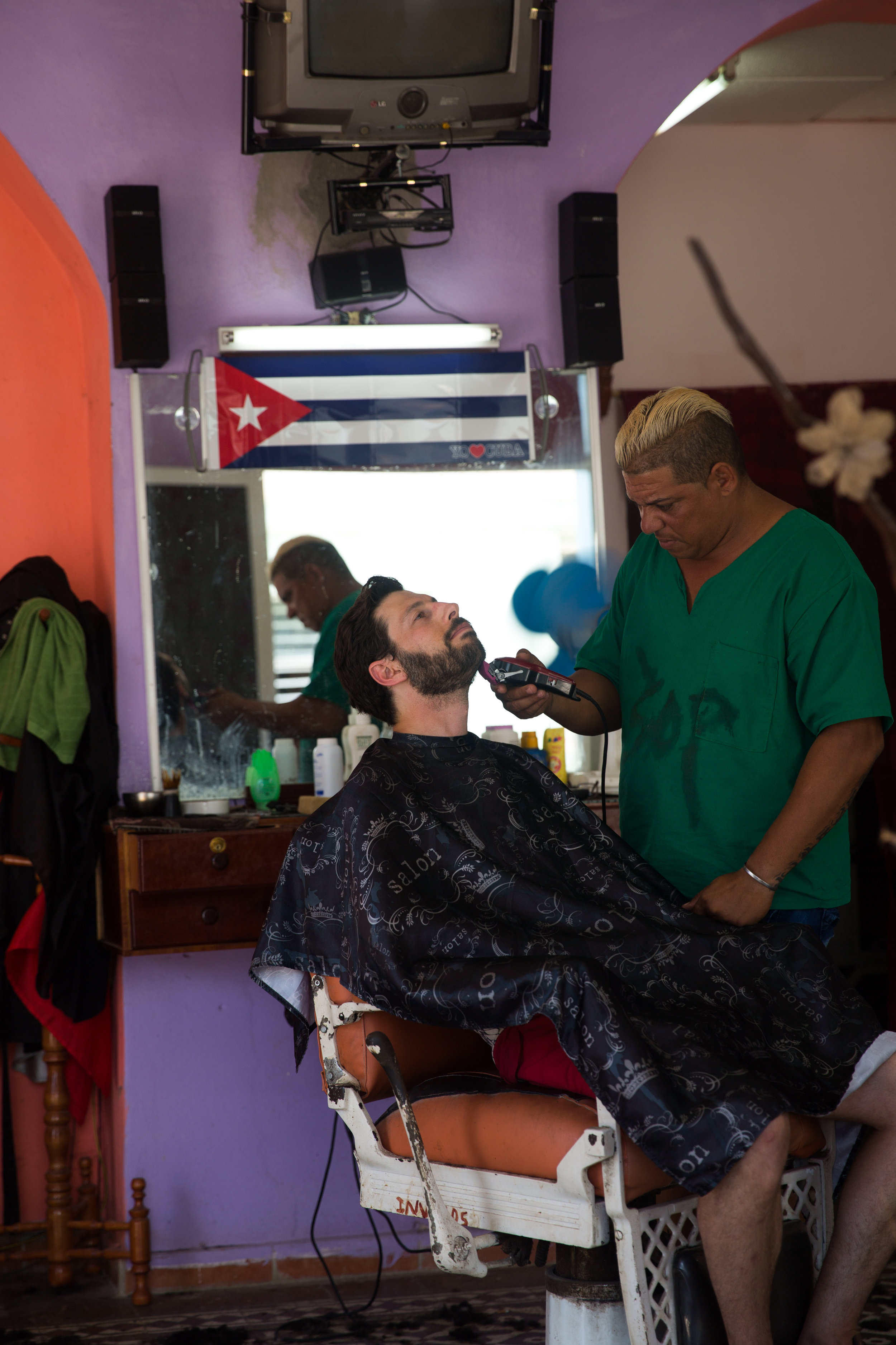 Most of the natives in Cuba rocked a greaser cut with shaved sides, but Dan stuck to his El Papa look.