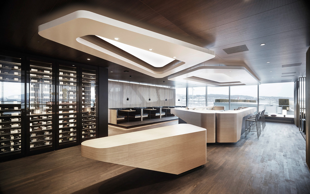 first class lounge wine bar