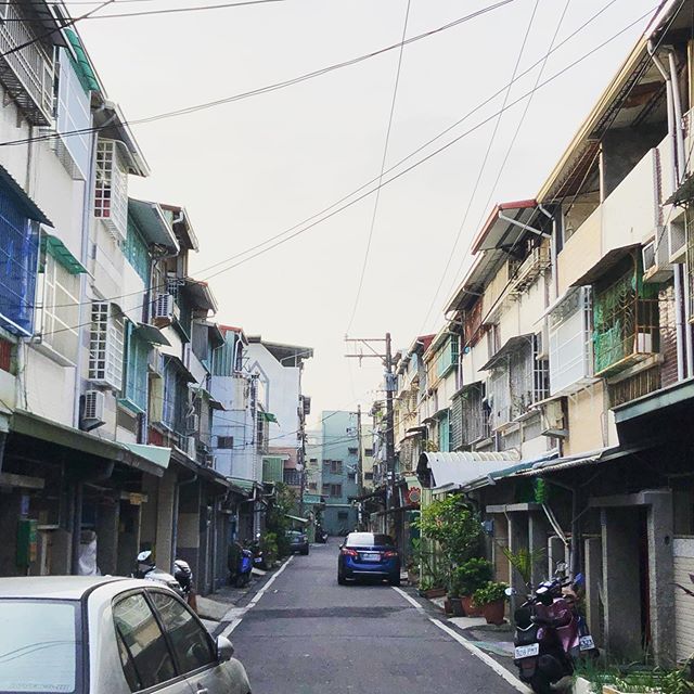 情。巷仔內 #台灣 #台灣味 #鐵皮 #taiwan #streetphotography #street #love #life