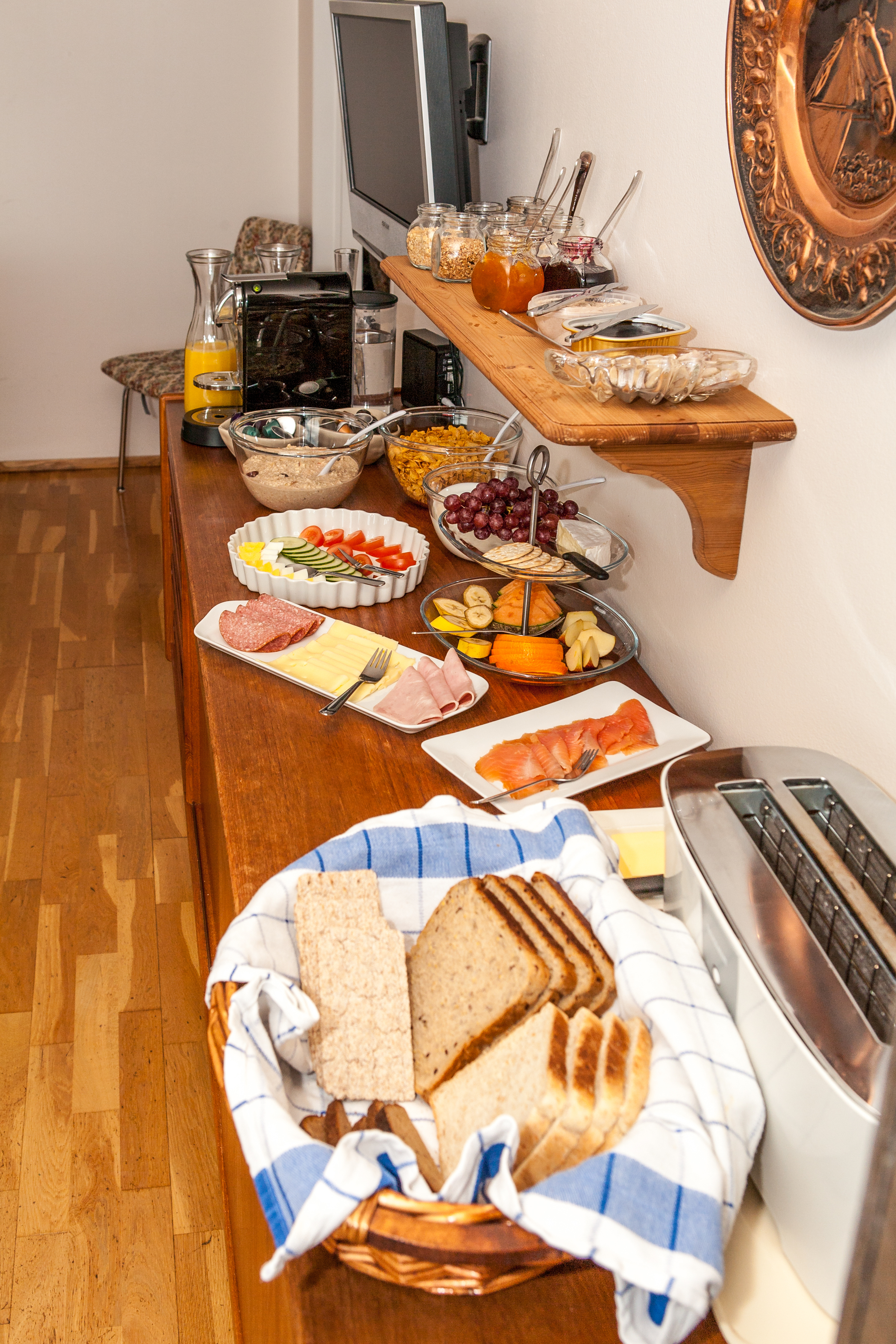 Hofdagata-breakfast-1.jpg