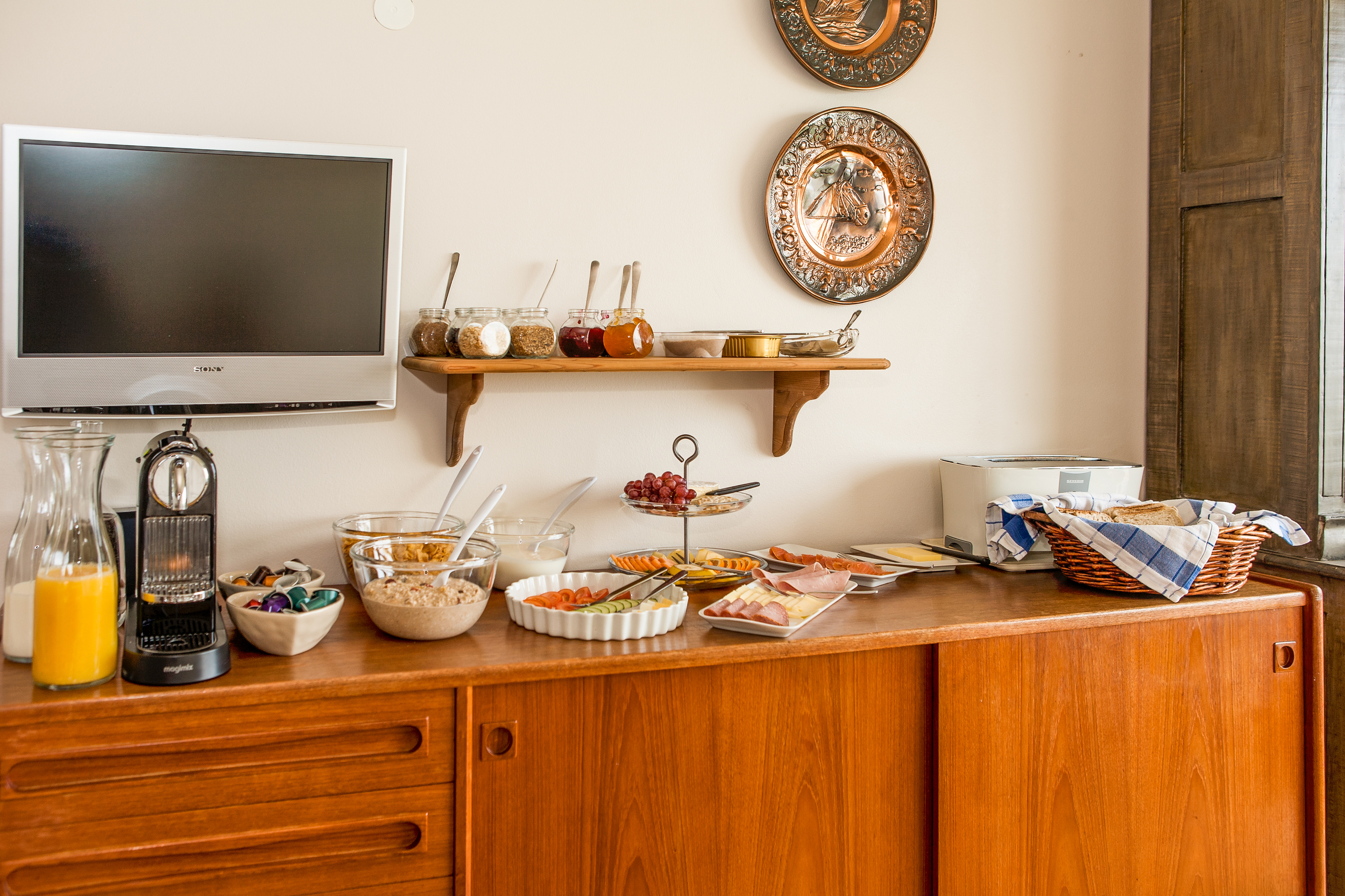 Hofdagata-breakfast-2.jpg