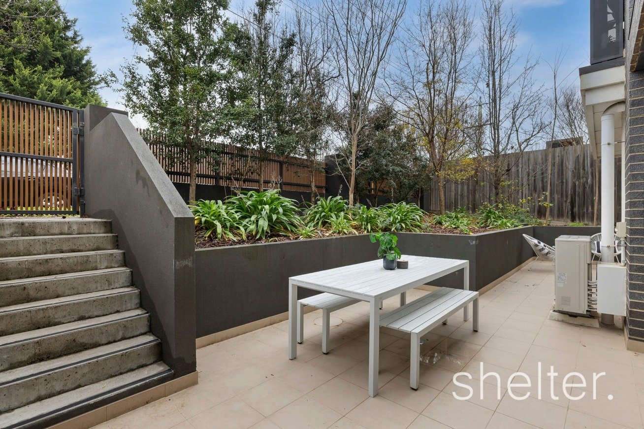 A huge congratulations to Sam on purchasing her very first home! 🏡 It's been an absolute pleasure working with you throughout the process, and we're so grateful you chose Rosh Partners to help make your dream a reality. 
The new place looks absolute