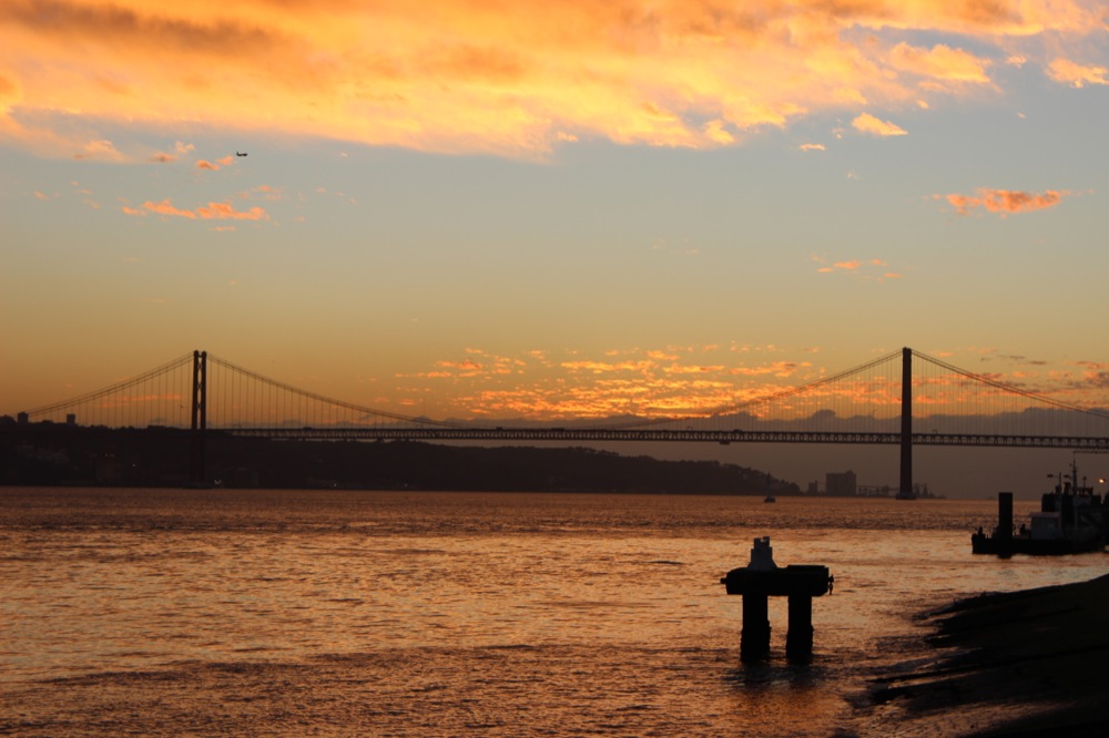 Ponte 25 de Abril