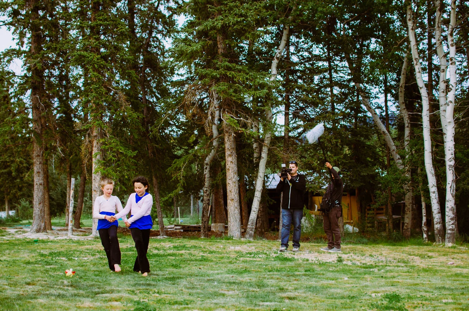 Mara and Bella even had the crew film their dance routine!