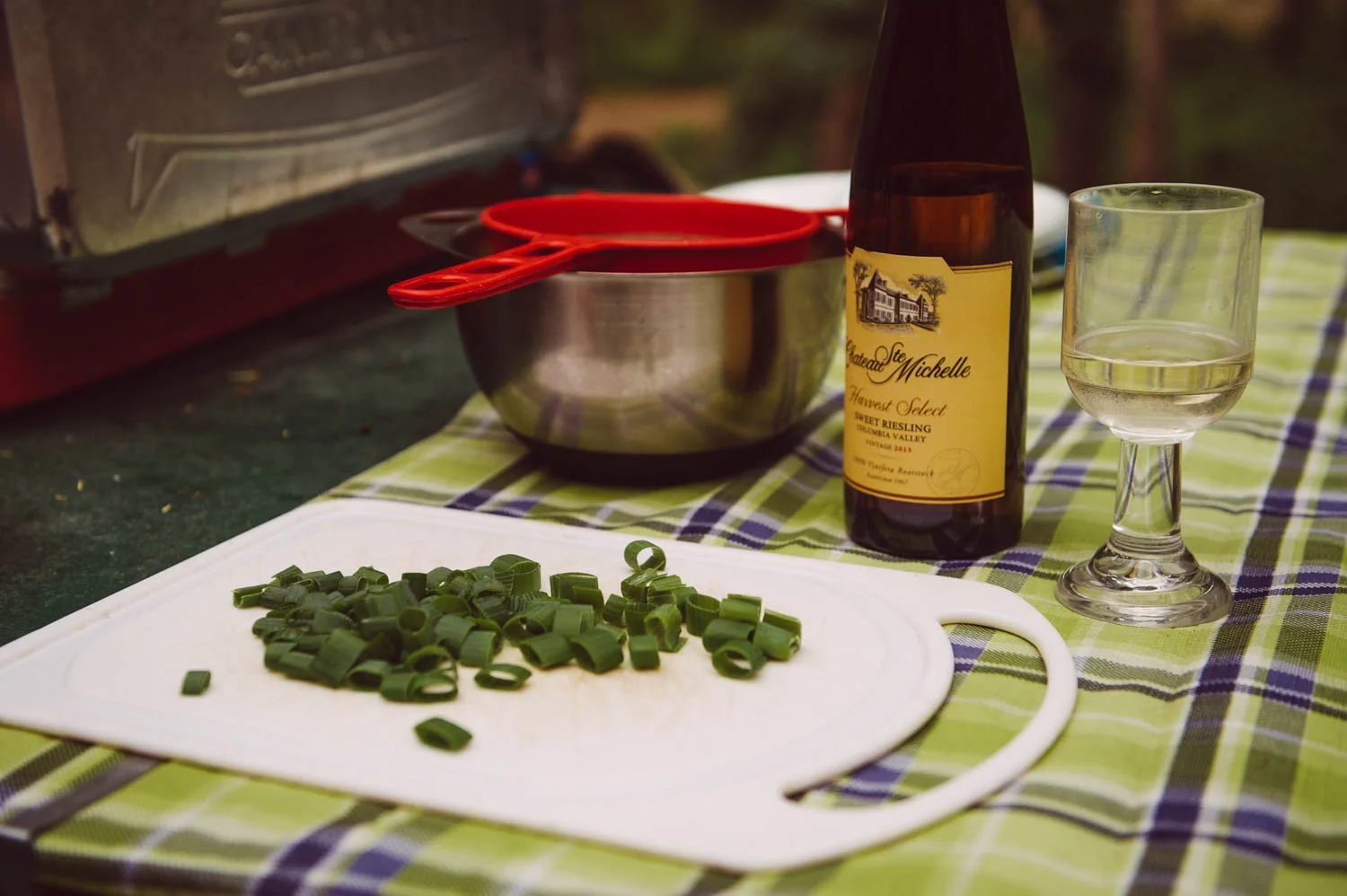 Braised fennel pasta with Josée's fresh spring onions in lemon pepper sauce with Riesling from The Columbia Valley. Good food. Always.