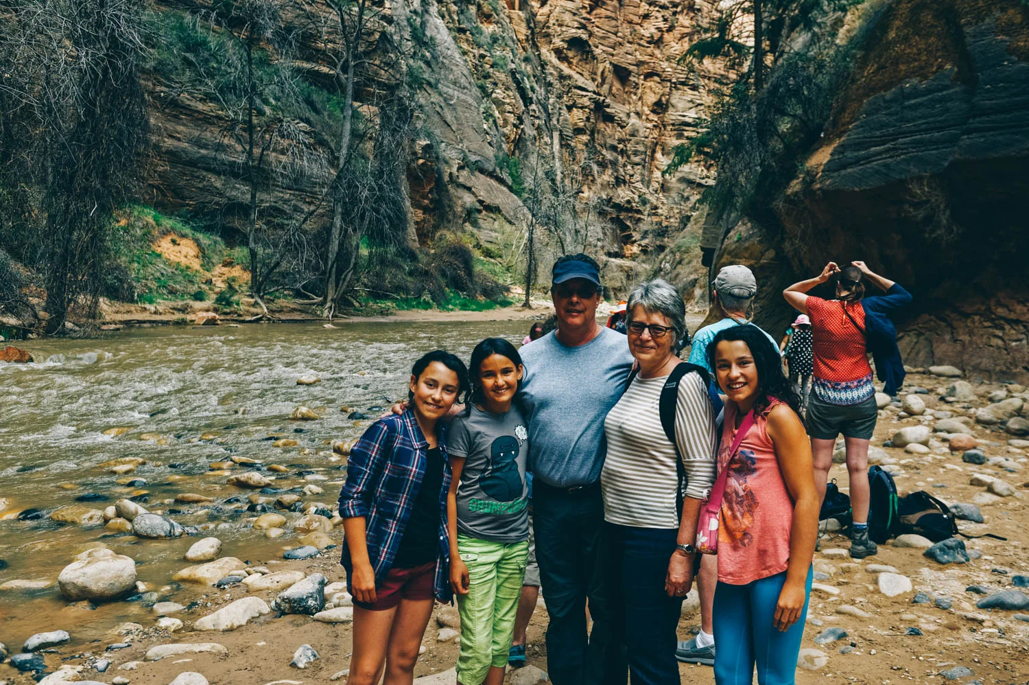 We then spent two nights in Zion National Park. Here they did the Riverwalk that leads to the entrance of the Narrows (the Narrow hike that I did with Martin was closed because there was a risk of flash flood and the water level was too high).
