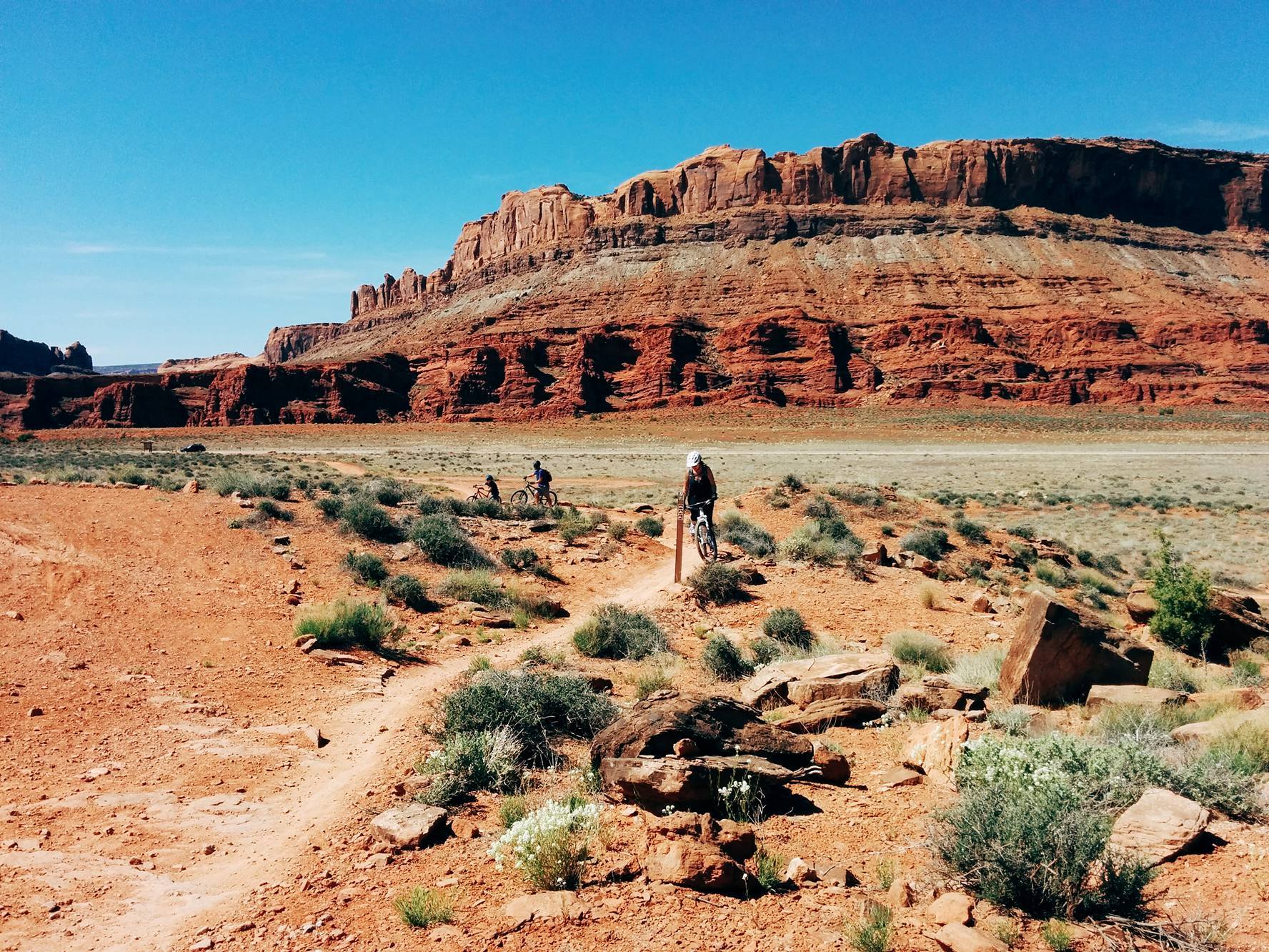 Before leaving Moab on Thursday, we went for a last ride with our friends at Moab Brands. None of us felt ready to leave this paradise but our time in the States was up.