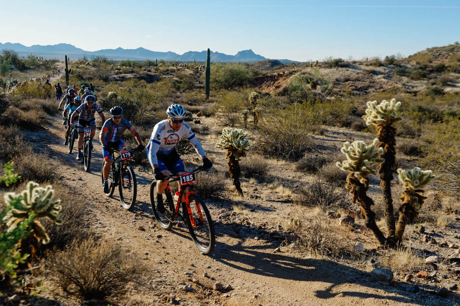 Jason leading the pack of Intermediate Single Speeders.