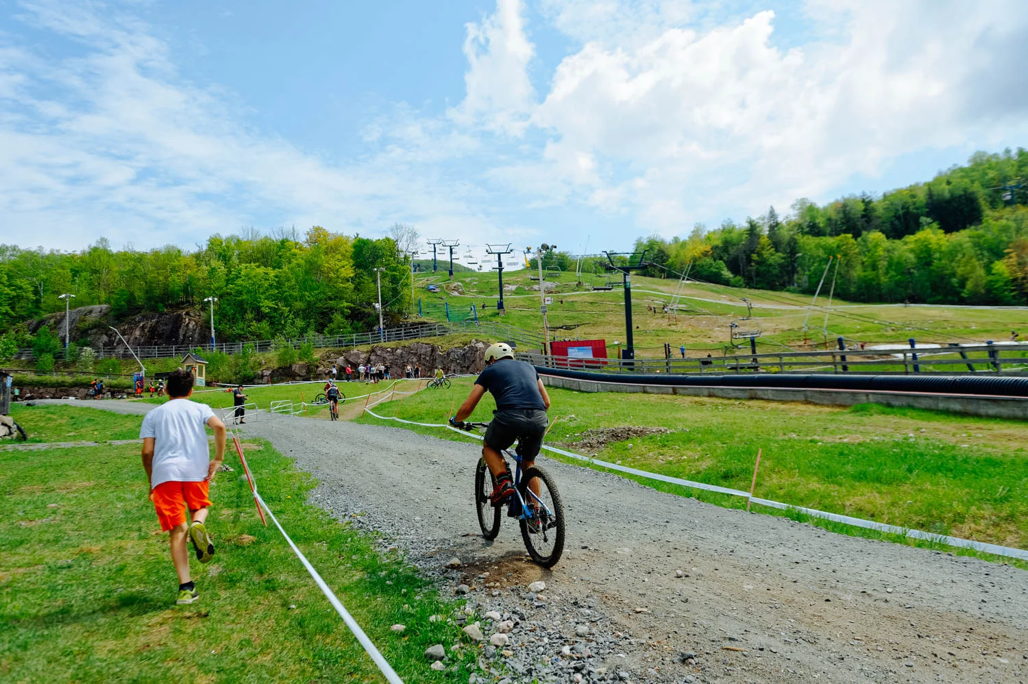 Alex encouraging his dad Martin going uphill.