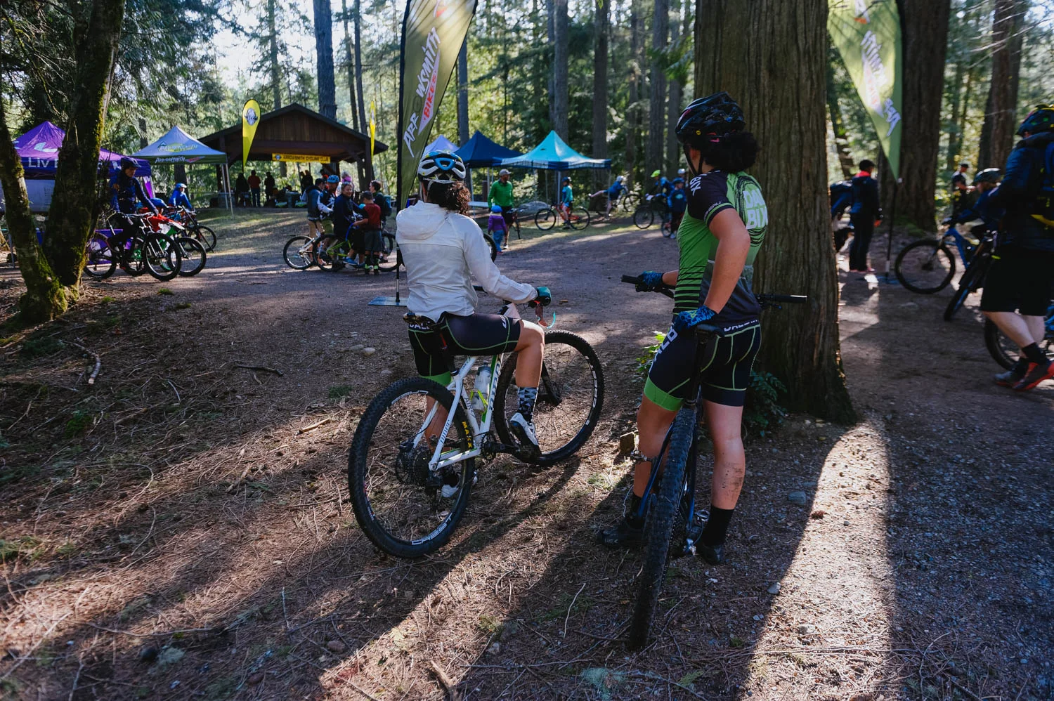 The Hammerfest race was a really fun event. The course was long for the expert, but Mara had a great race, finishing 2nd in the U19 field. Aïsha is still struggling with some back issues and a vertebrae pinched during her warm up, forcing her to stop the race after one lap since she has lost sensations in both her legs.