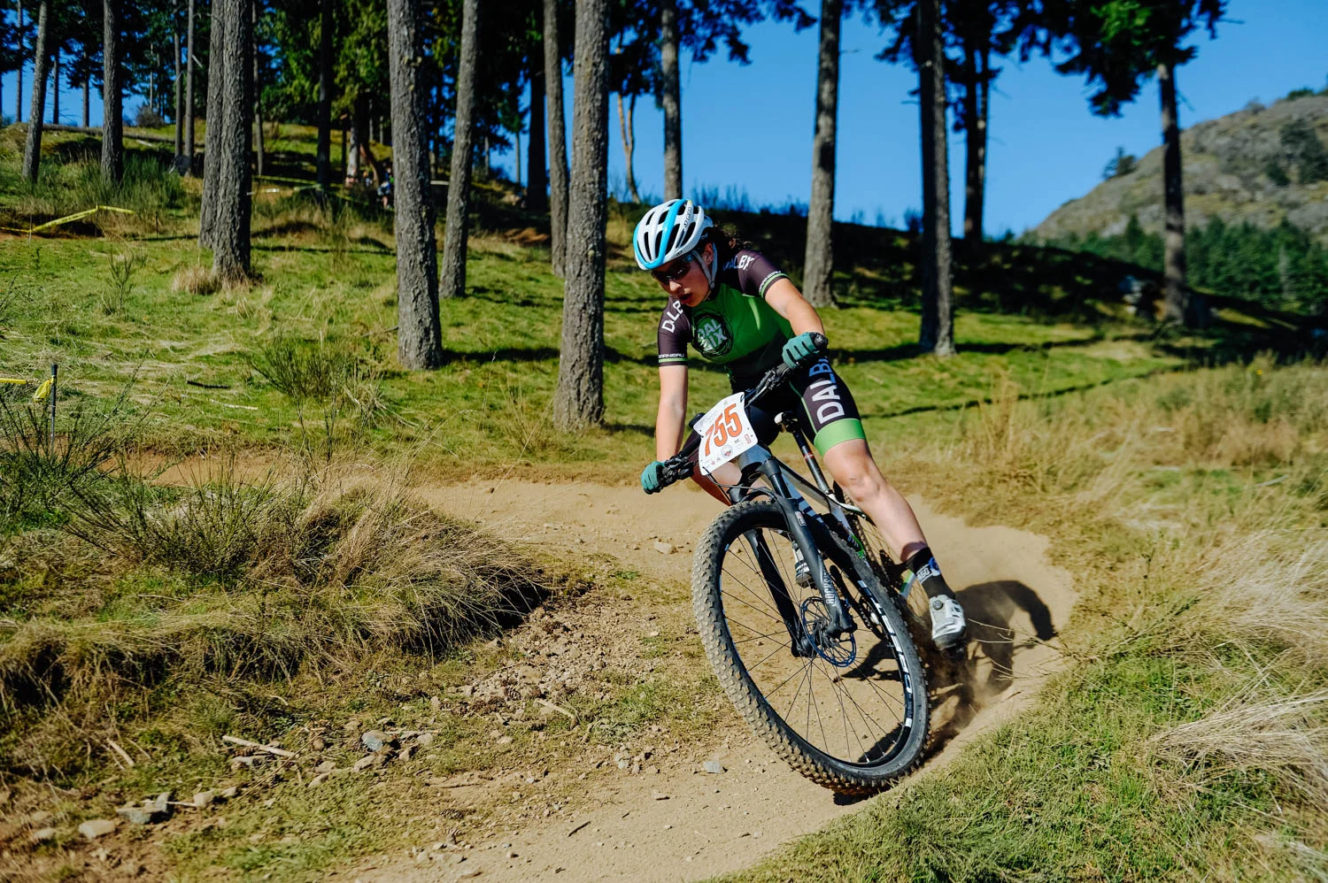 Aïsha going strong even with very intense back pain.