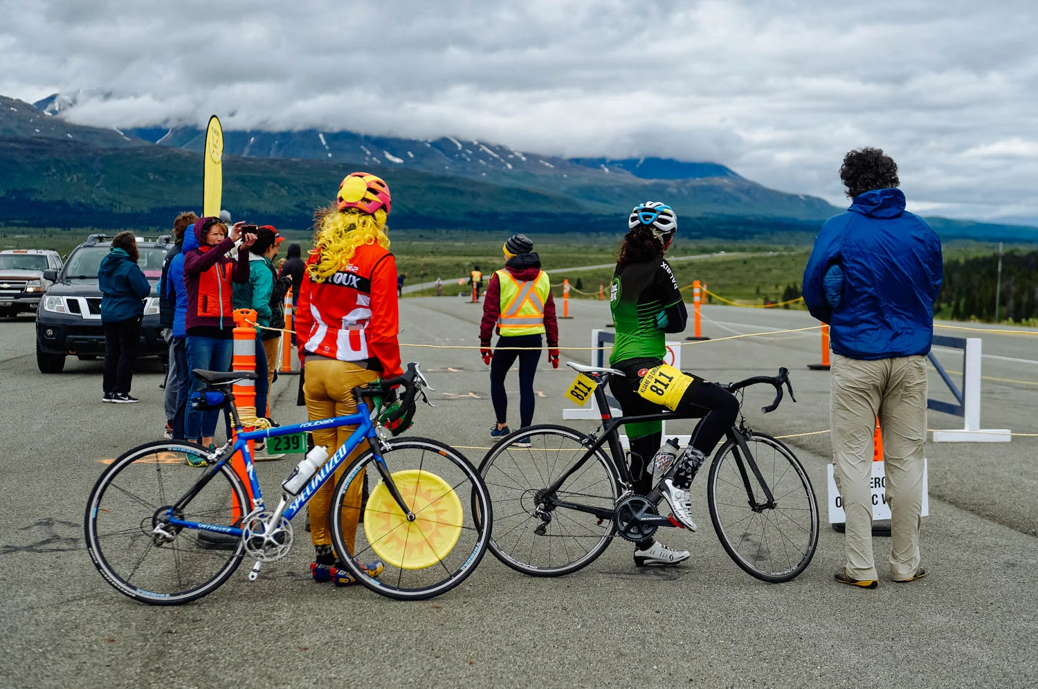 Like my friend Antonio says: that’s the kind of race who appeals to everybody: from the monkey suits to the spandex suits.