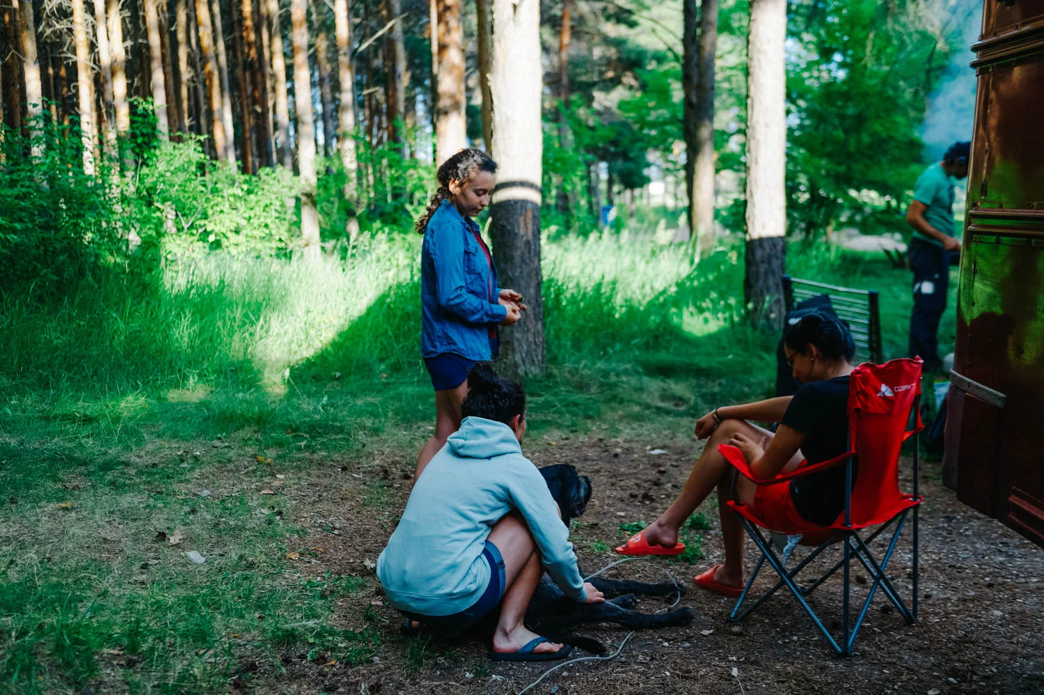 Cooking dinner in a rest stop is a great way to save money on campings on long drives. We stop in a (free) beautiful spot to stretch our legs and cook dinner and keep driving. After that, it doesn’t matter much where we spend the night.