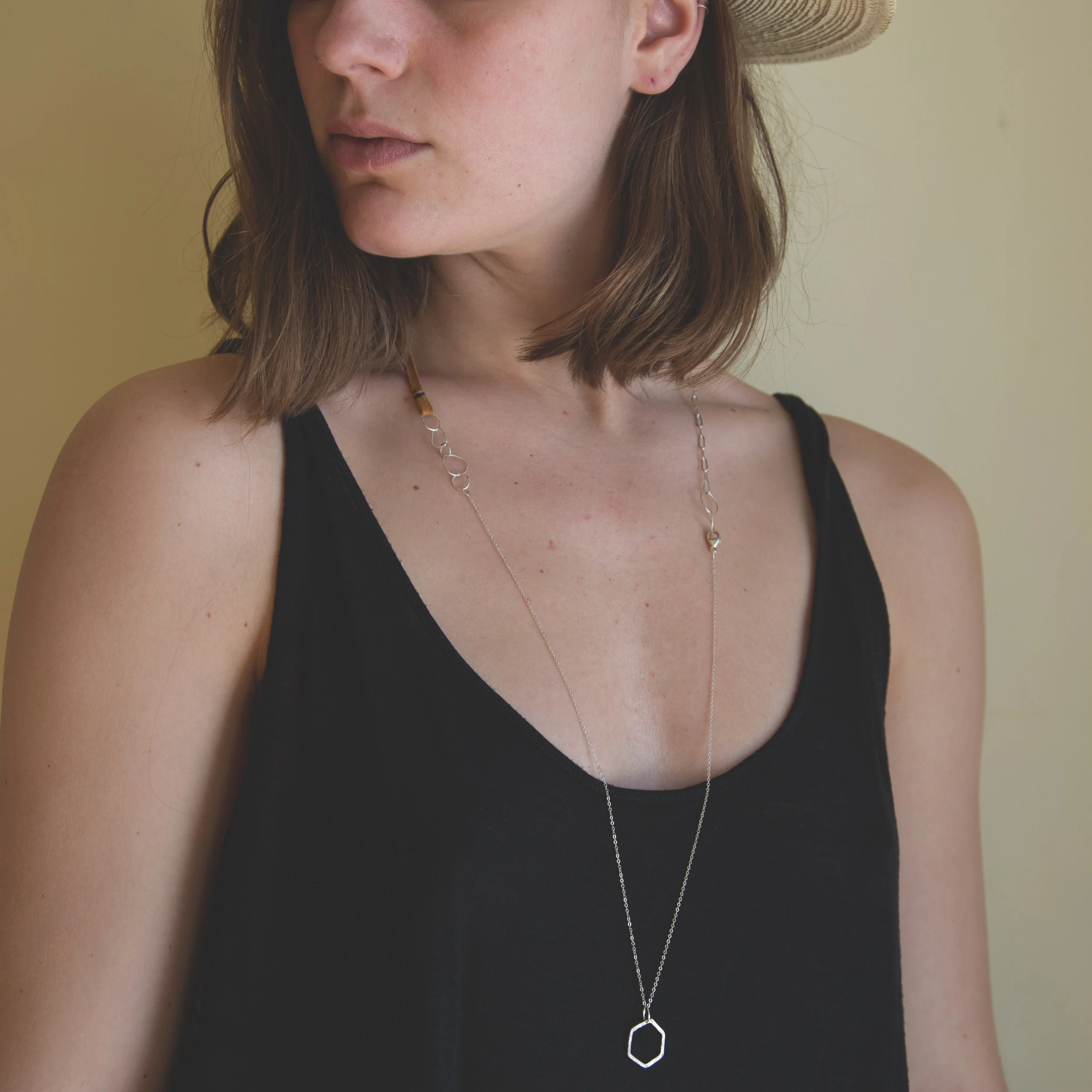 aw18singlehexylonghat.jpg
