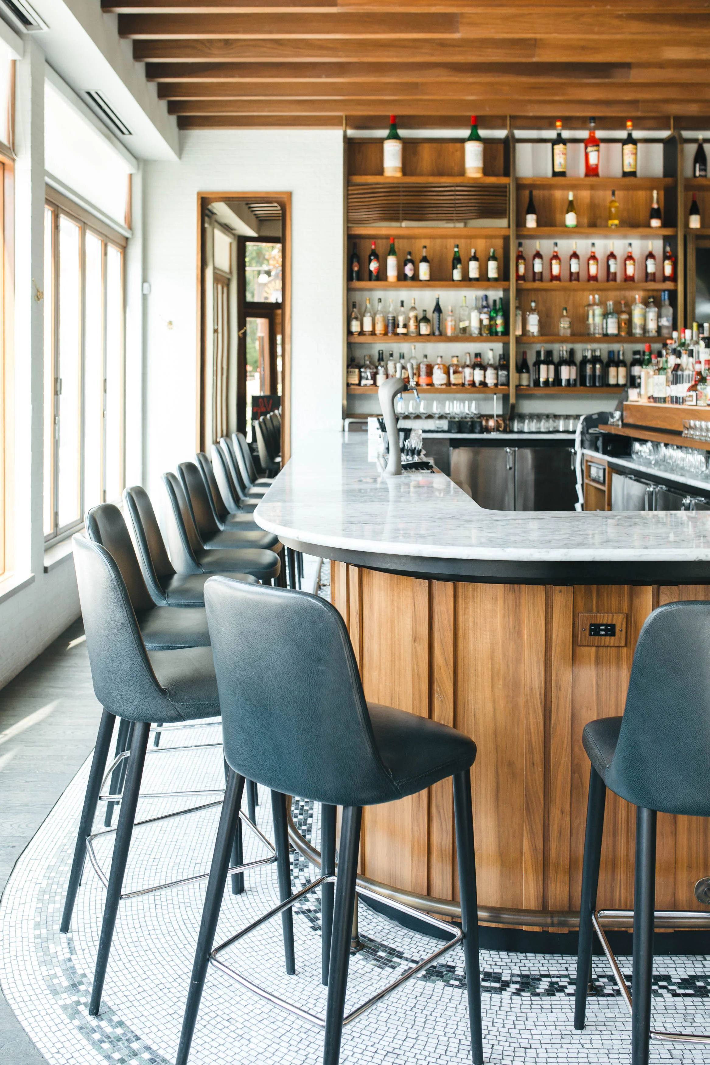 Restaurant Photography: the interior at Coda di Volpe in Chicago
