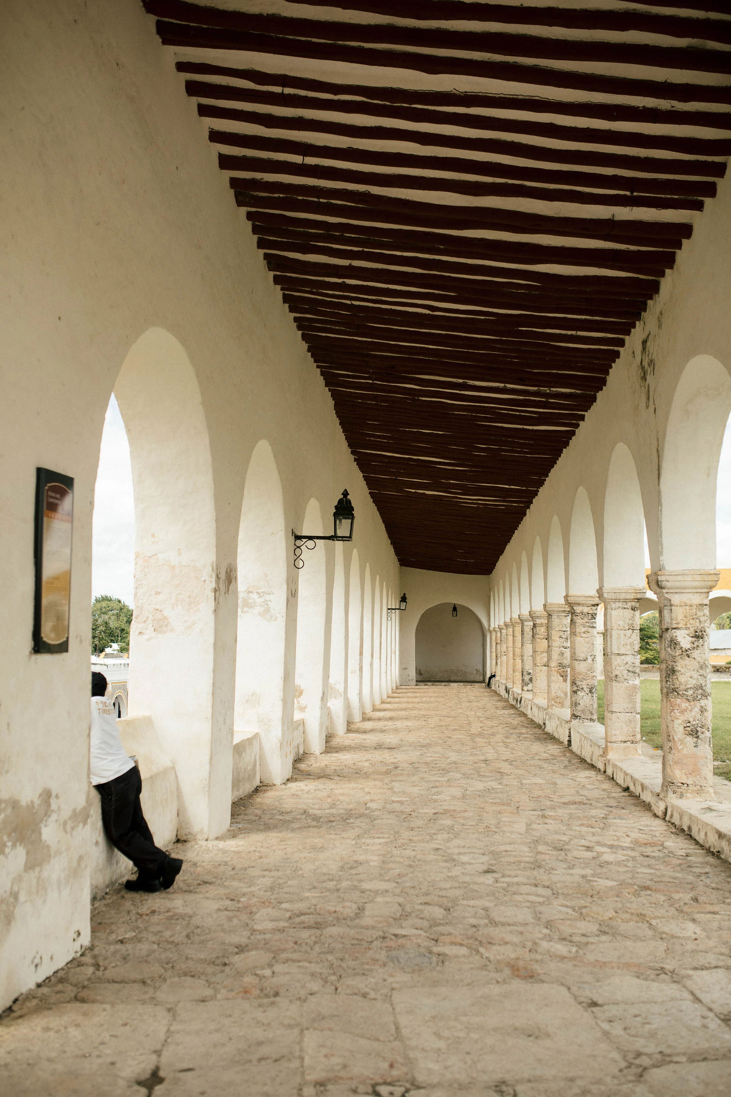 Travel Photography: a long hall in Itzamal