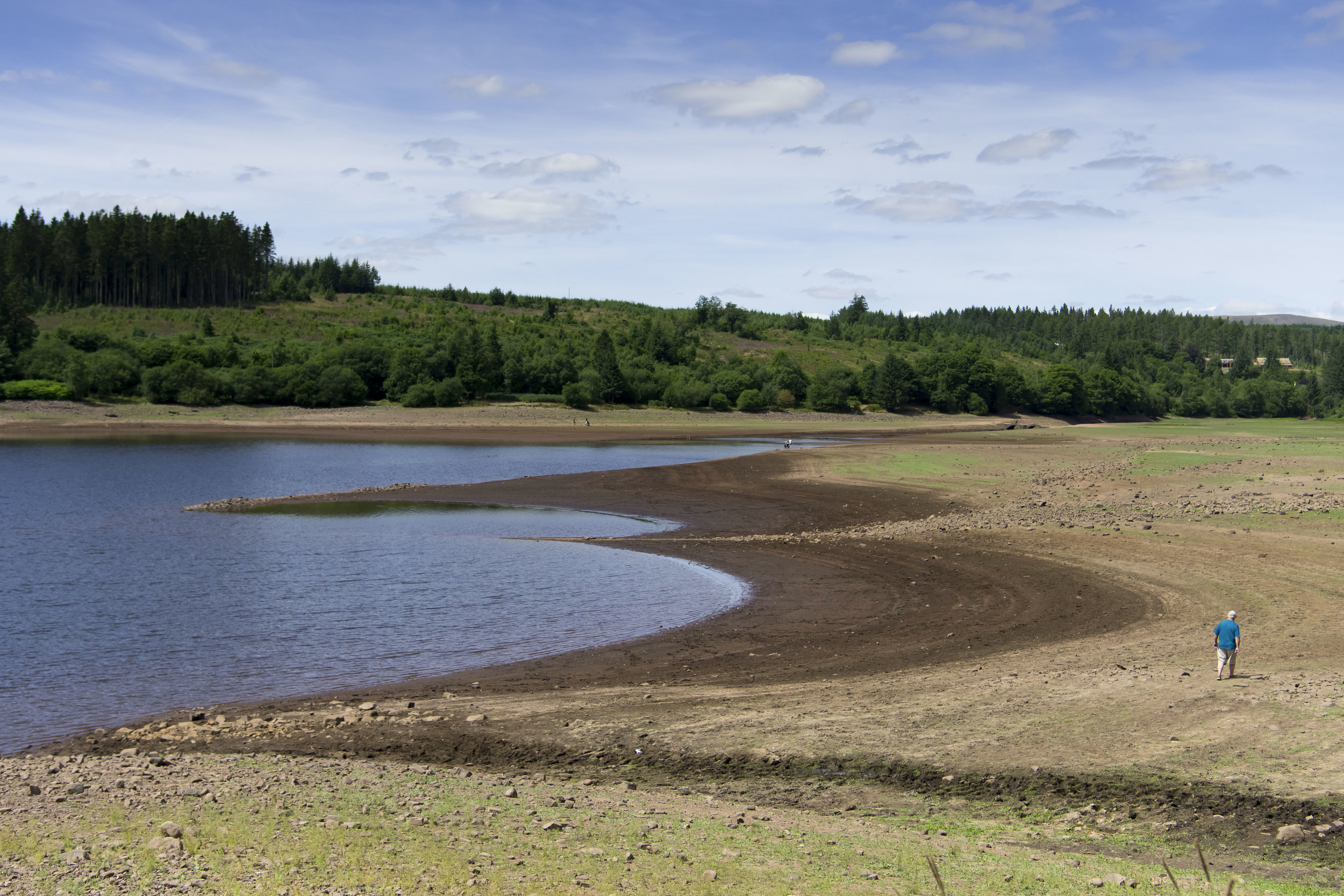  MERTHYR TYDFIL, WALES - JULY 25: A general view of the Llwyn-on Reservoir, owned by Welsh Water, in the Taf Fawr valley on July 25, 2018 in Merthyr Tydfil, Wales. The lack of rainfall over the last few weeks combined with record breaking temperature