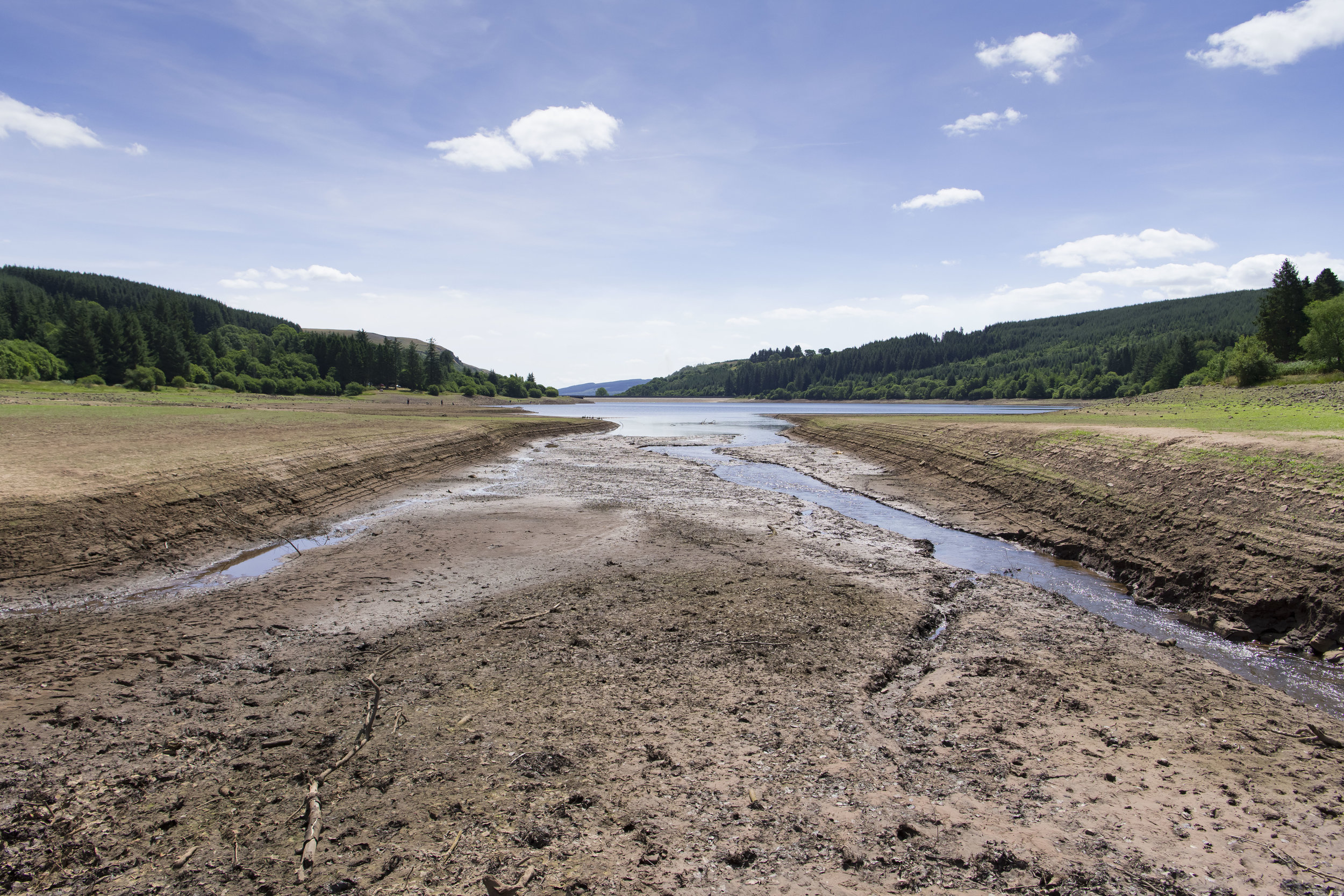  MERTHYR TYDFIL, WALES - JULY 25: A general view of the Llwyn-on Reservoir, owned by Welsh Water, in the Taf Fawr valley on July 25, 2018 in Merthyr Tydfil, Wales. The lack of rainfall over the last few weeks combined with record breaking temperature