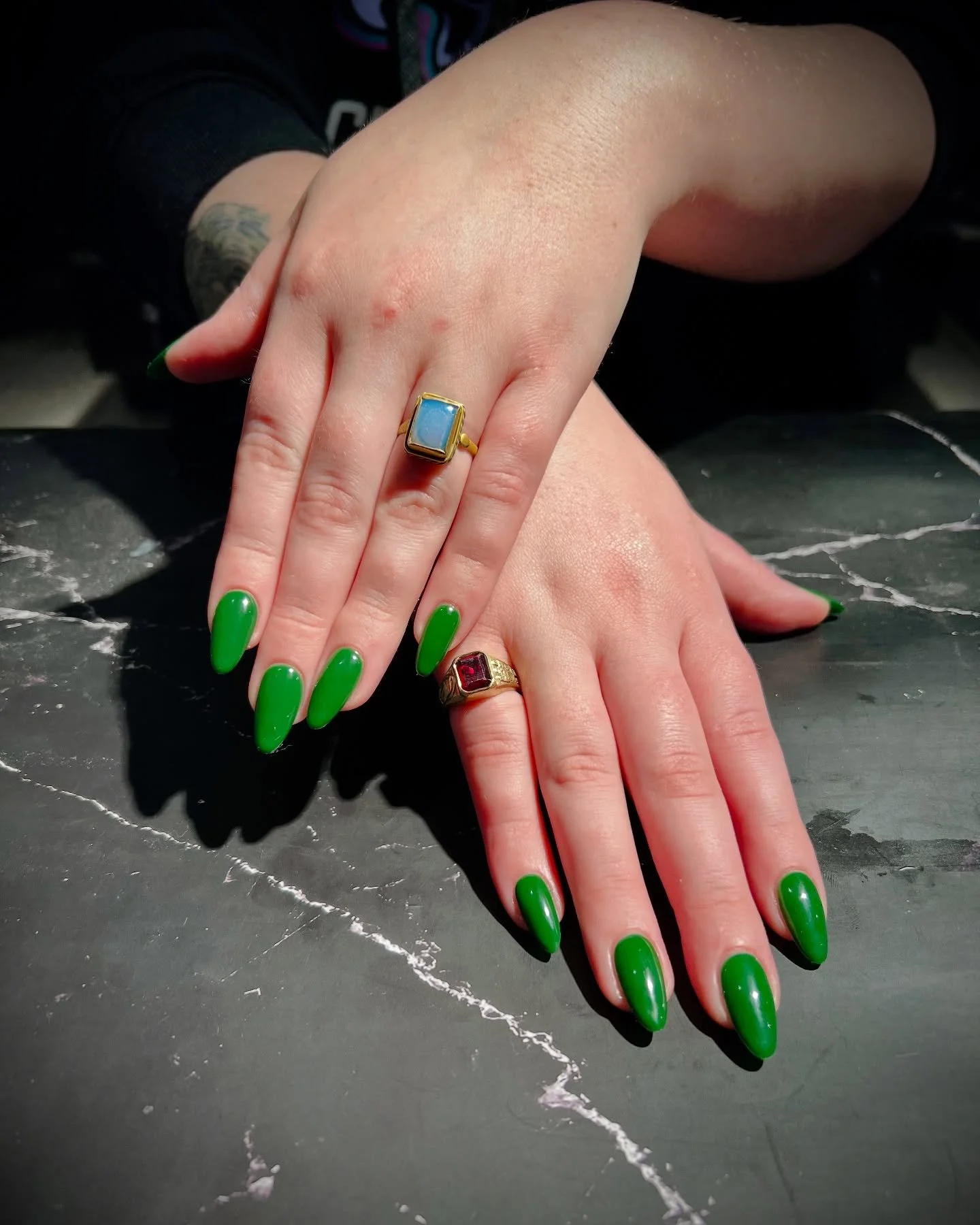 #poshmanipedi #havertown #havertownlife #luxury #lujo #luxe #luxo #realtor #luxuryrealestate #nyc #newyork #philadelphia #nails #posh #green #art