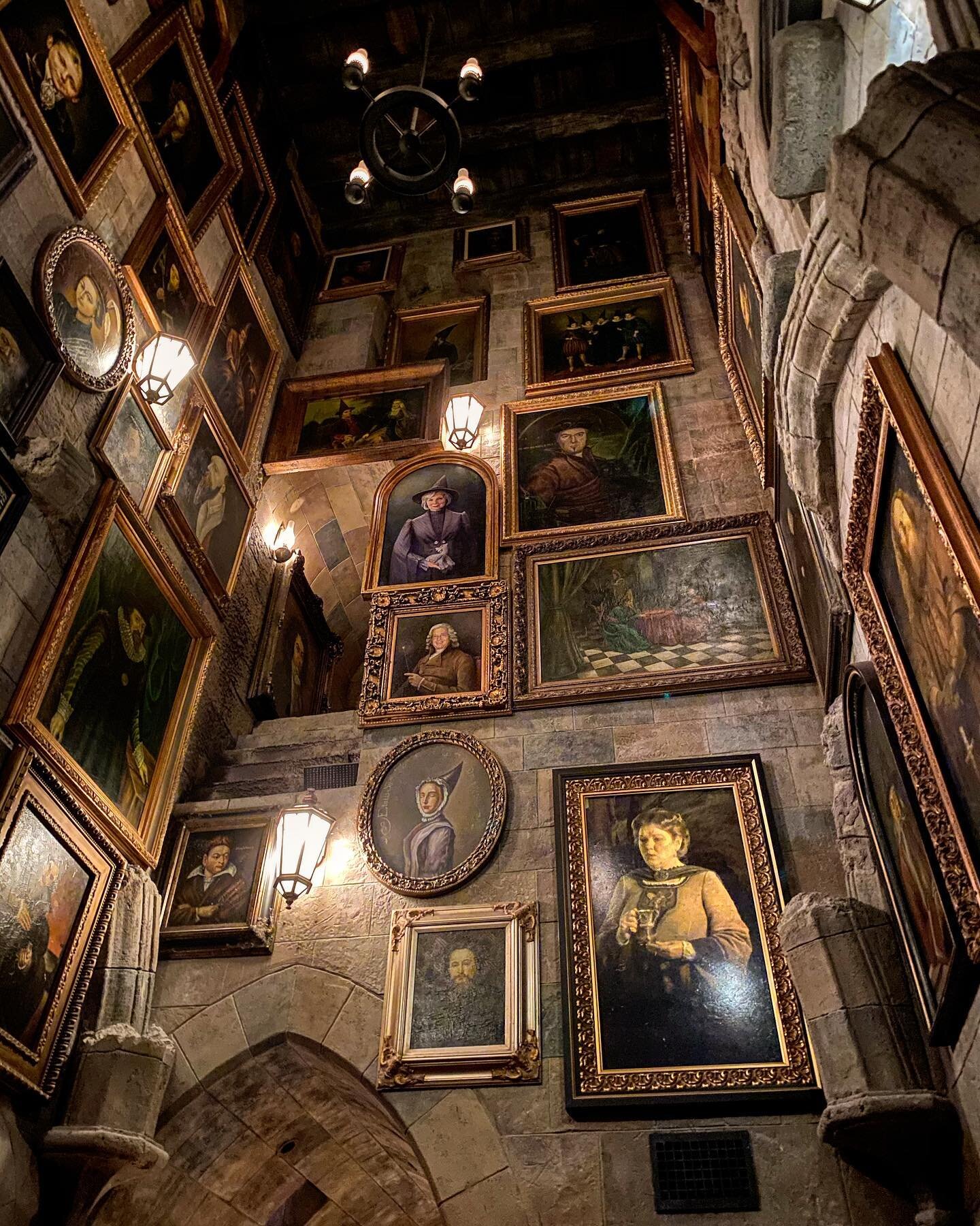If these walls could talk. Oh wait.... 😏

#wizardingworldofharrypotter #hogwarts #traveladvisors #universalorlando #uota #uotraveladvisor #islandsofadventureorlando #universalstudiosorlando #harrypotter