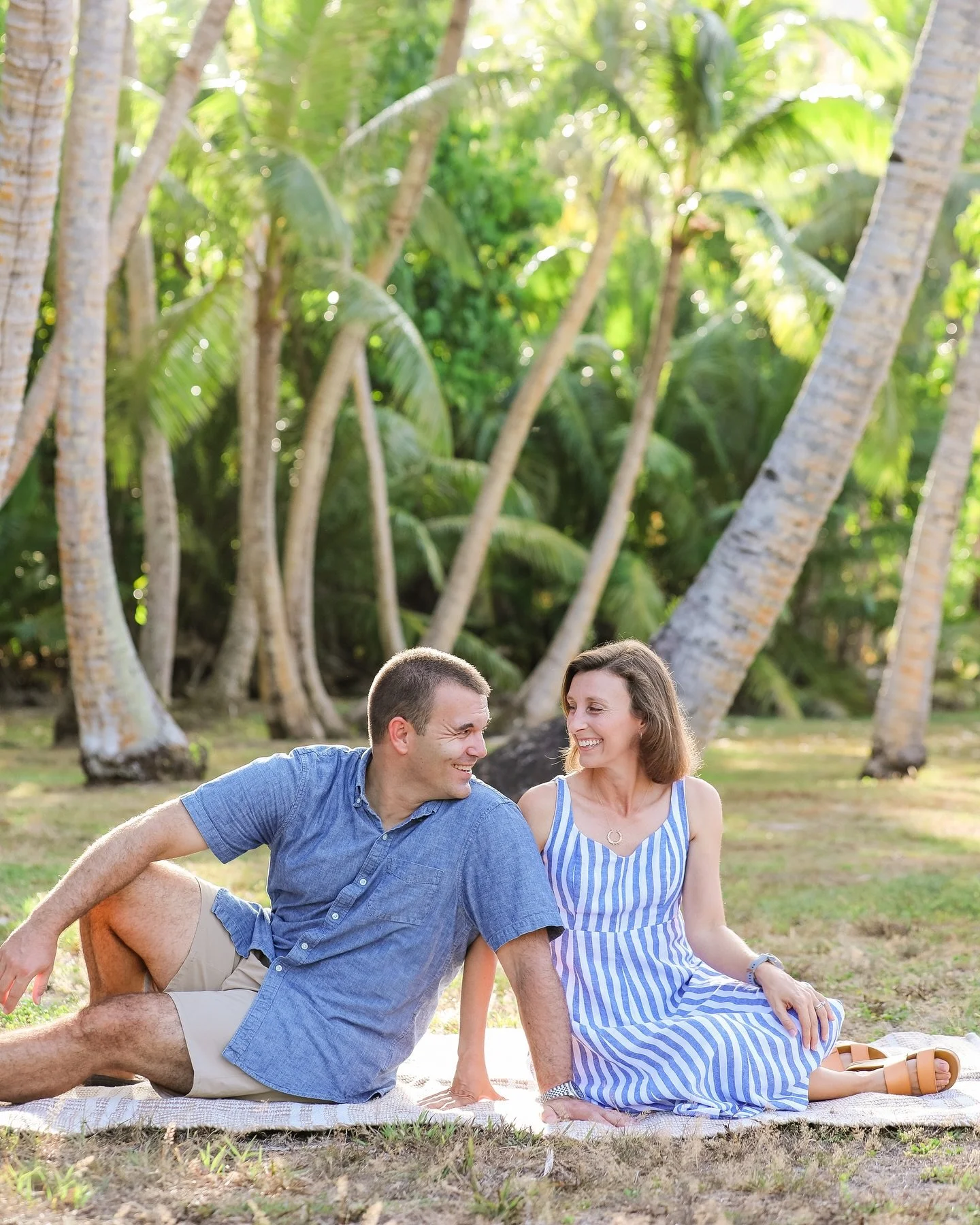 There’s something effortlessly romantic about Guam. The swaying palms, crystal waters, and that island breeze that makes every moment feel like a dream. 
If you’re looking to capture your story in paradise, let’s chat! π«ΆπΌ