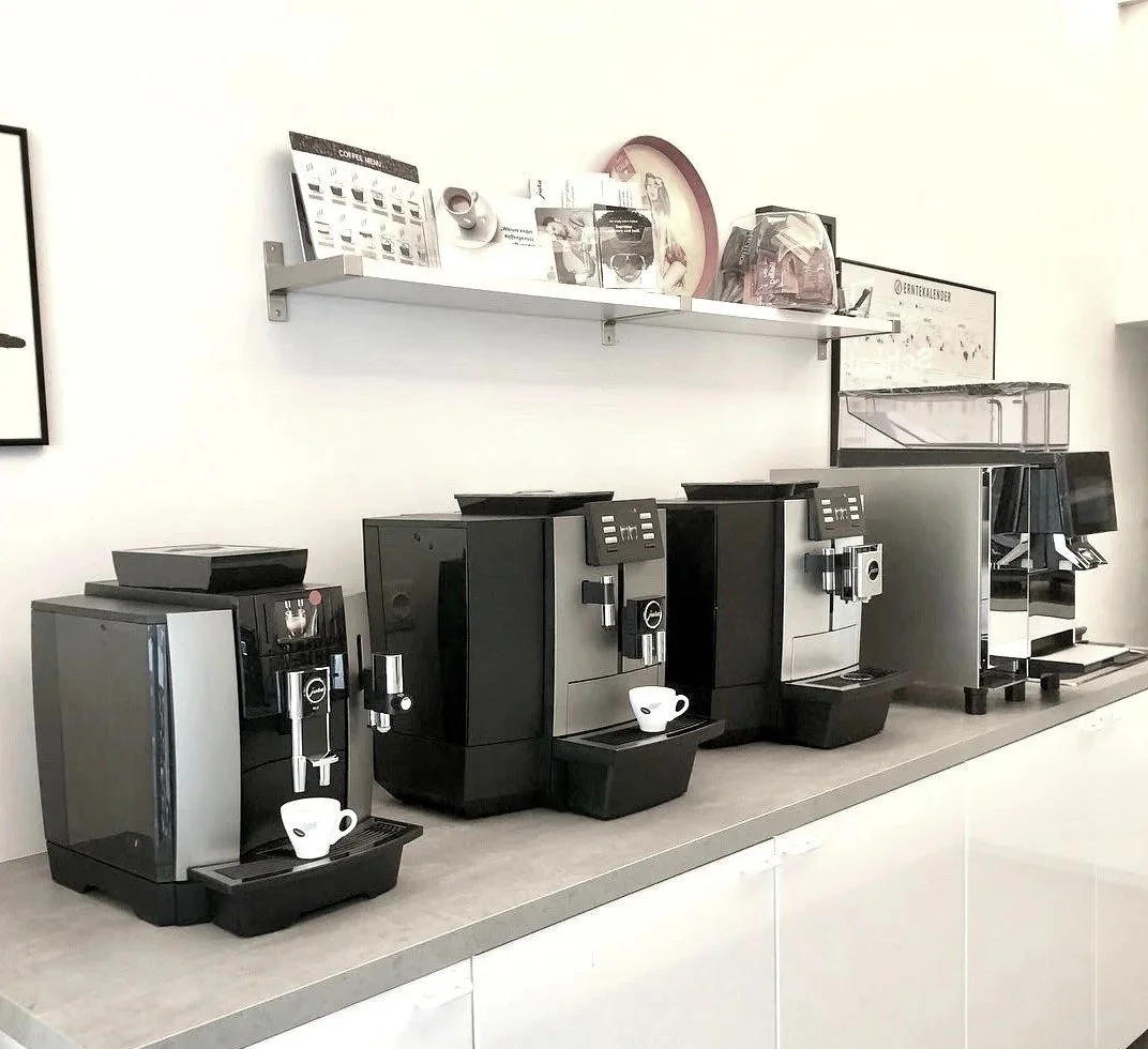 Jura_Schauraum Beans and Machines_schwarz weiss.jpg