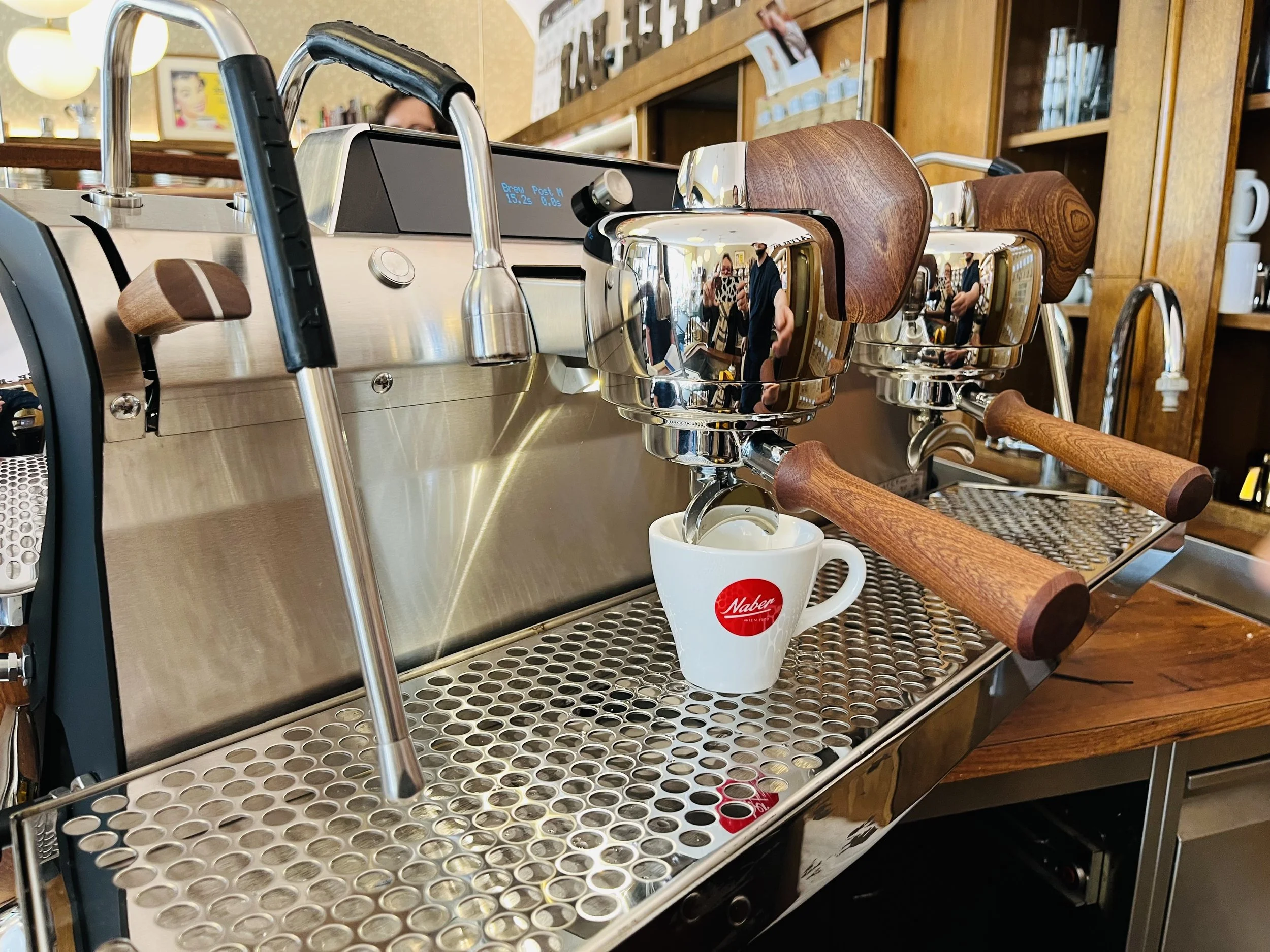 Naber_Slayer_Schoenbergers Kaffeegreissler.jpeg