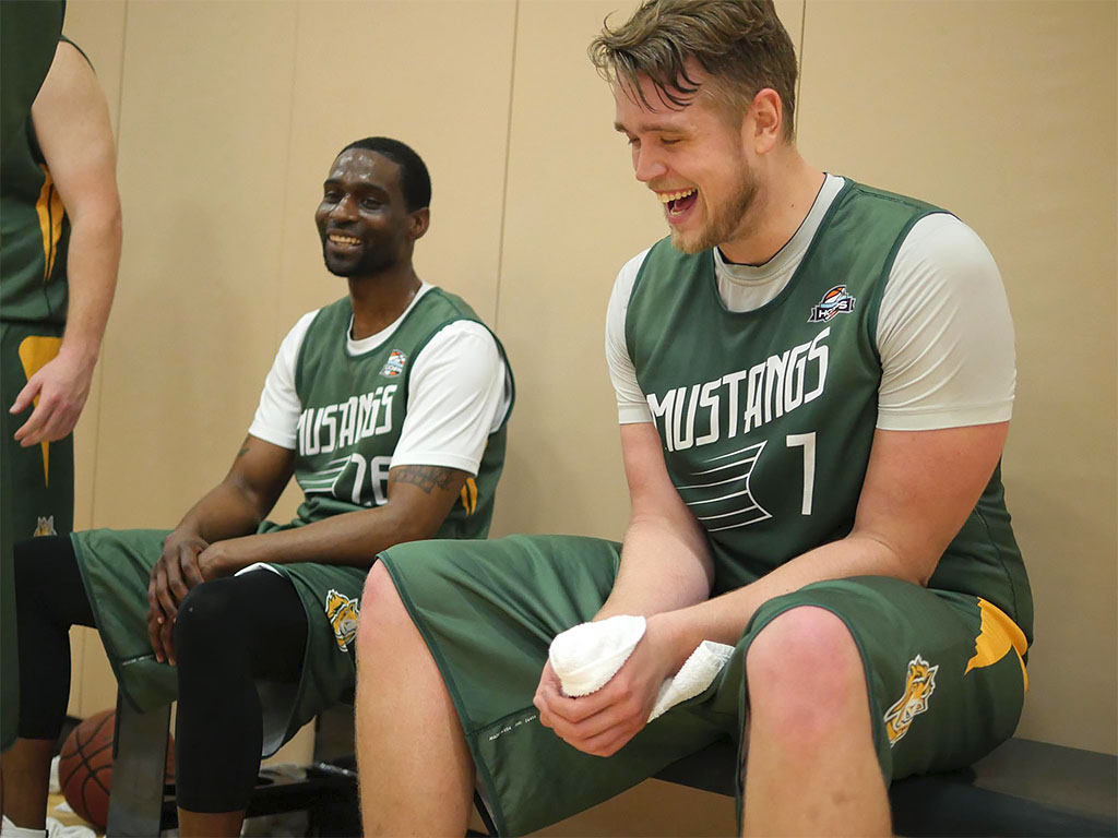 (L to R) Mustangs Juemond Davis and Bronson Byrne