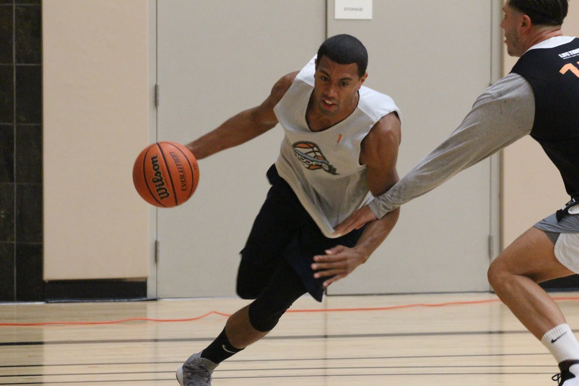 Villains Cruise to Victory in Green Valley Debut