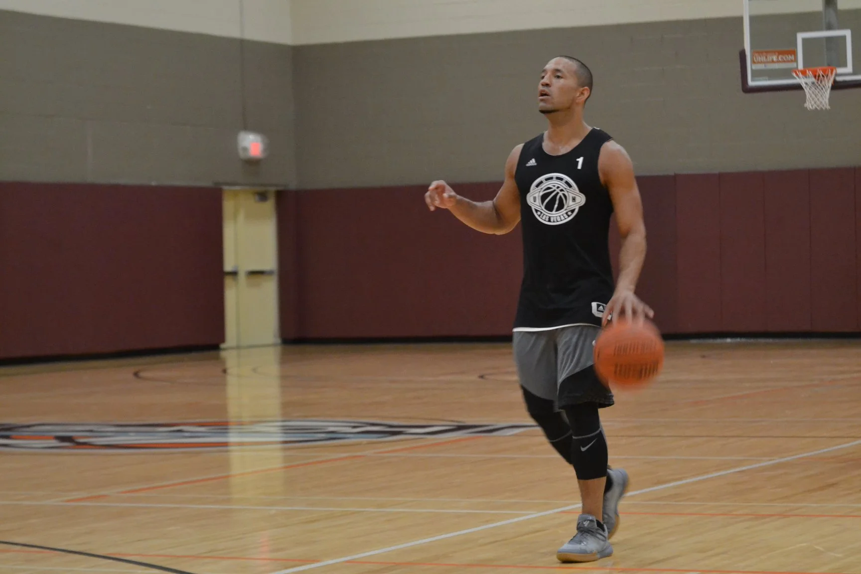 Who will Pick Up their First Loss Tonight: Guerrillas or Aardvarks? 