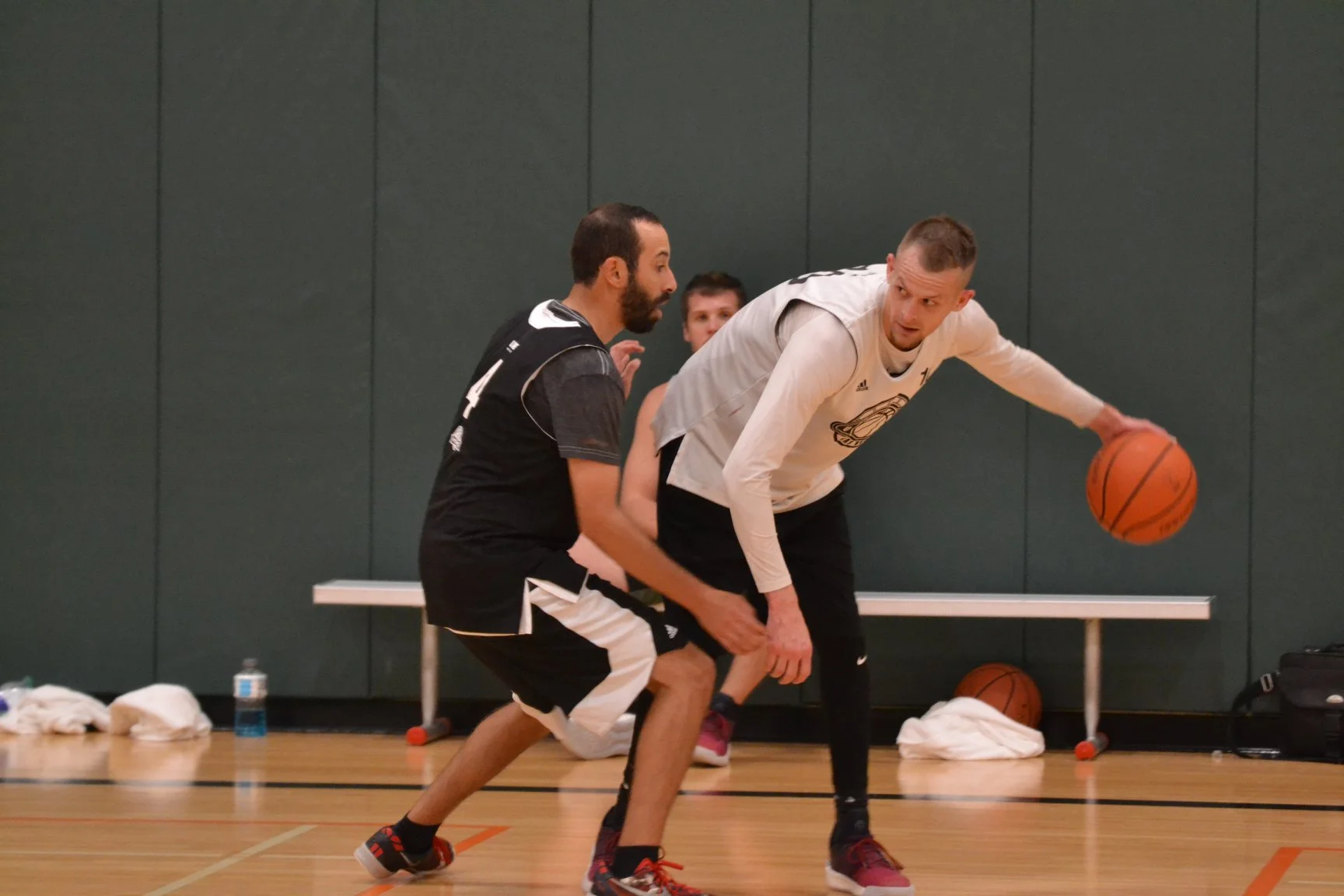 Aardvarks Take Down the Guerrillas and Stay Unbeaten 