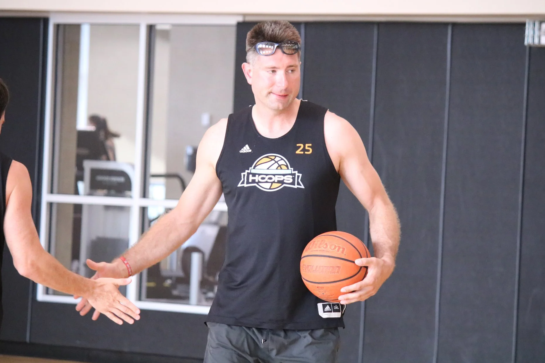 Tim Szatko low five.jpg