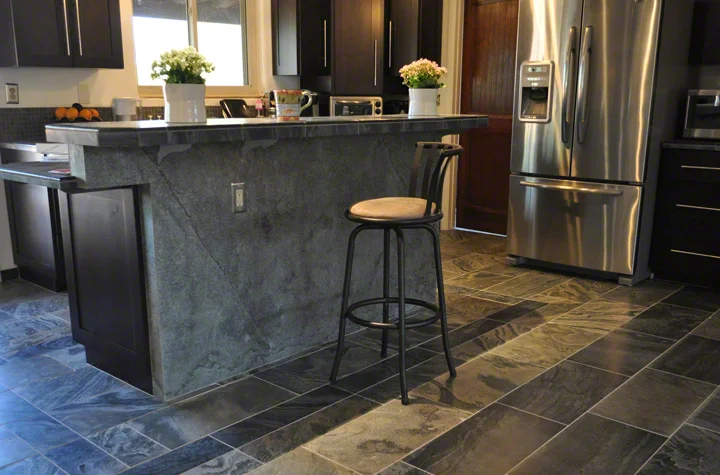  Silver Shine TXTR-LITE Flexible Stone Veneer Island Wall 