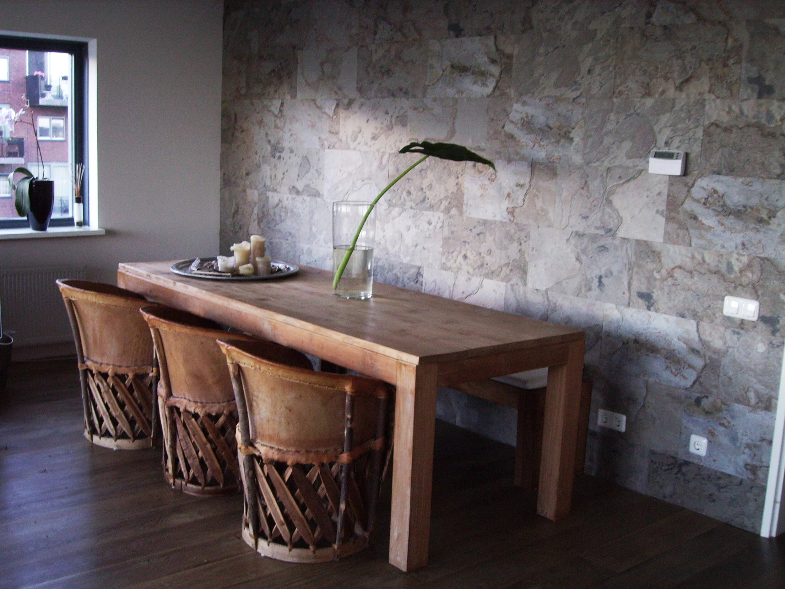  Sanjayani White TXTR-LITE Flexible Stone Veneer Dining Room Wall 