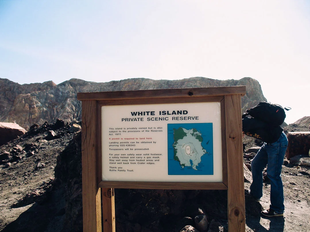 Tips på saker att göra på Nya Zeeland norra ö; besök den aktiva vulkanen White island.