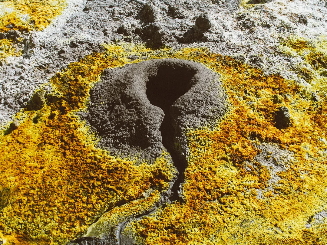 Tips på saker att göra på Nya Zeeland norra ö; besök den aktiva vulkanen White island.