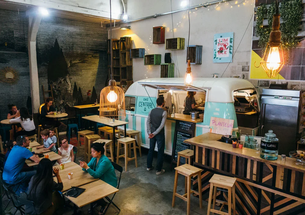 L’Improbable Café som är ett annorlunda och mysigt café i stadsdelen Le Marais i Paris.