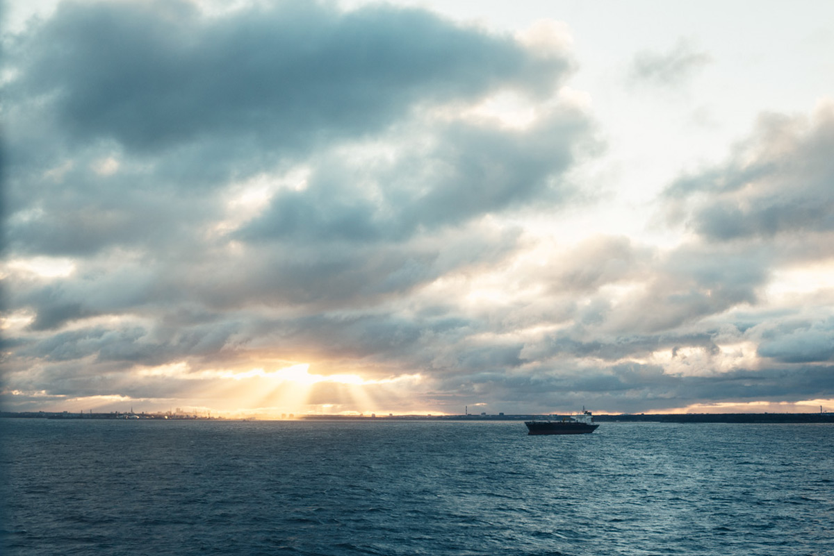 Soluppgång på kryssning M/S Victoria på väg till Tallinn med Tallink Silja