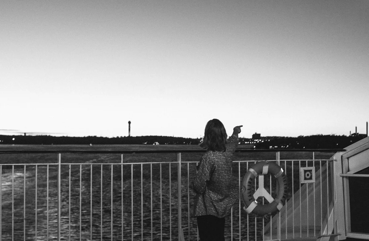Uppe på däck på M/S Victoria kryssning på väg till Tallinn med Tallink Silja