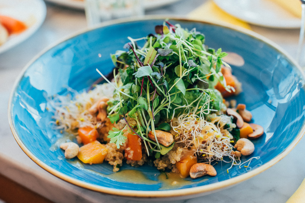 Vegetariskt och vegansk mat på cafe komeet i Tallinn